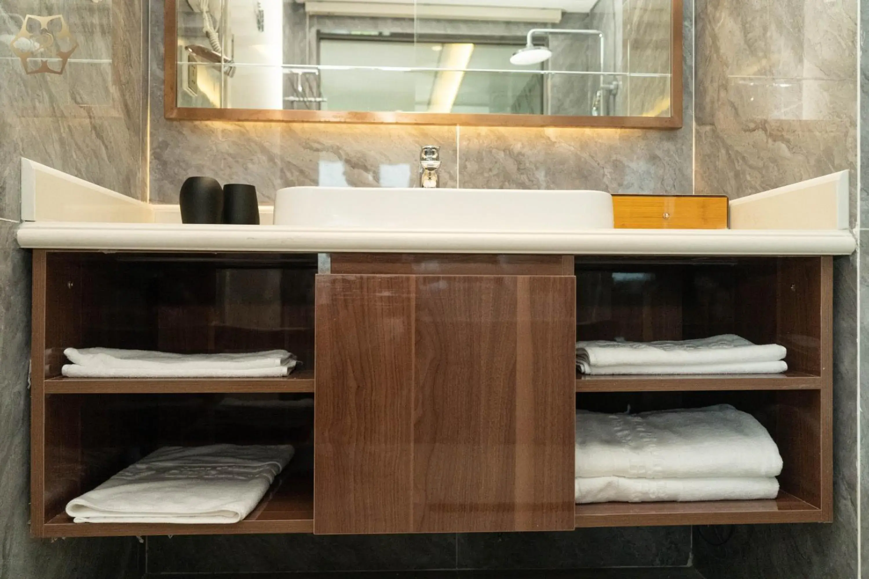 King Suite in Cửa Đông Luxury Hotel King Suite in Cửa Đông Luxury Hotel