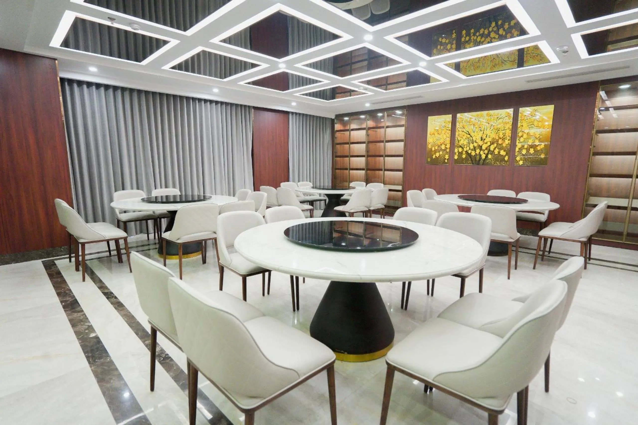 Restaurant/places to eat in Cửa Đông Luxury Hotel