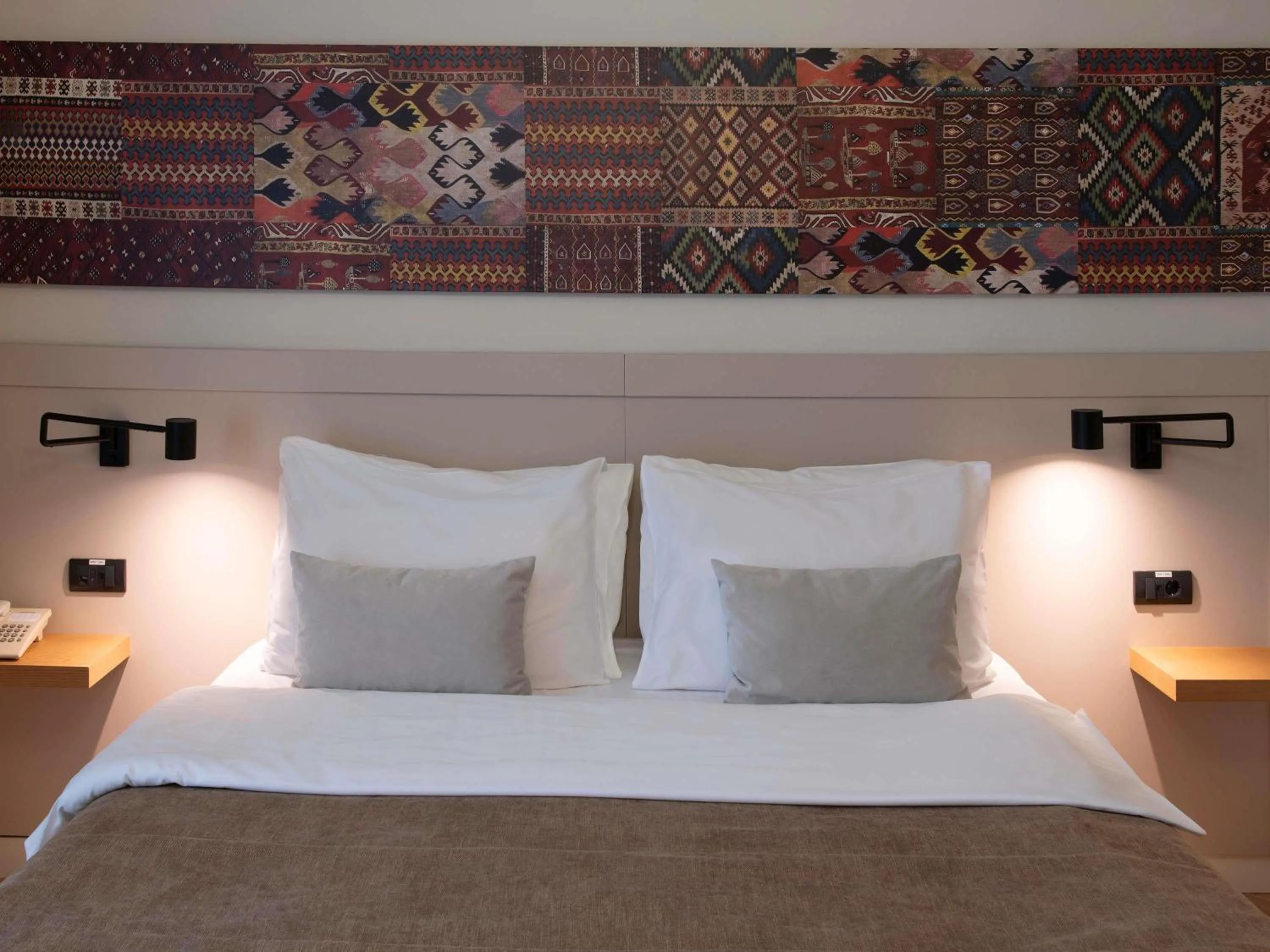 Bedroom, Bed in Mercure Belgrade Excelsior