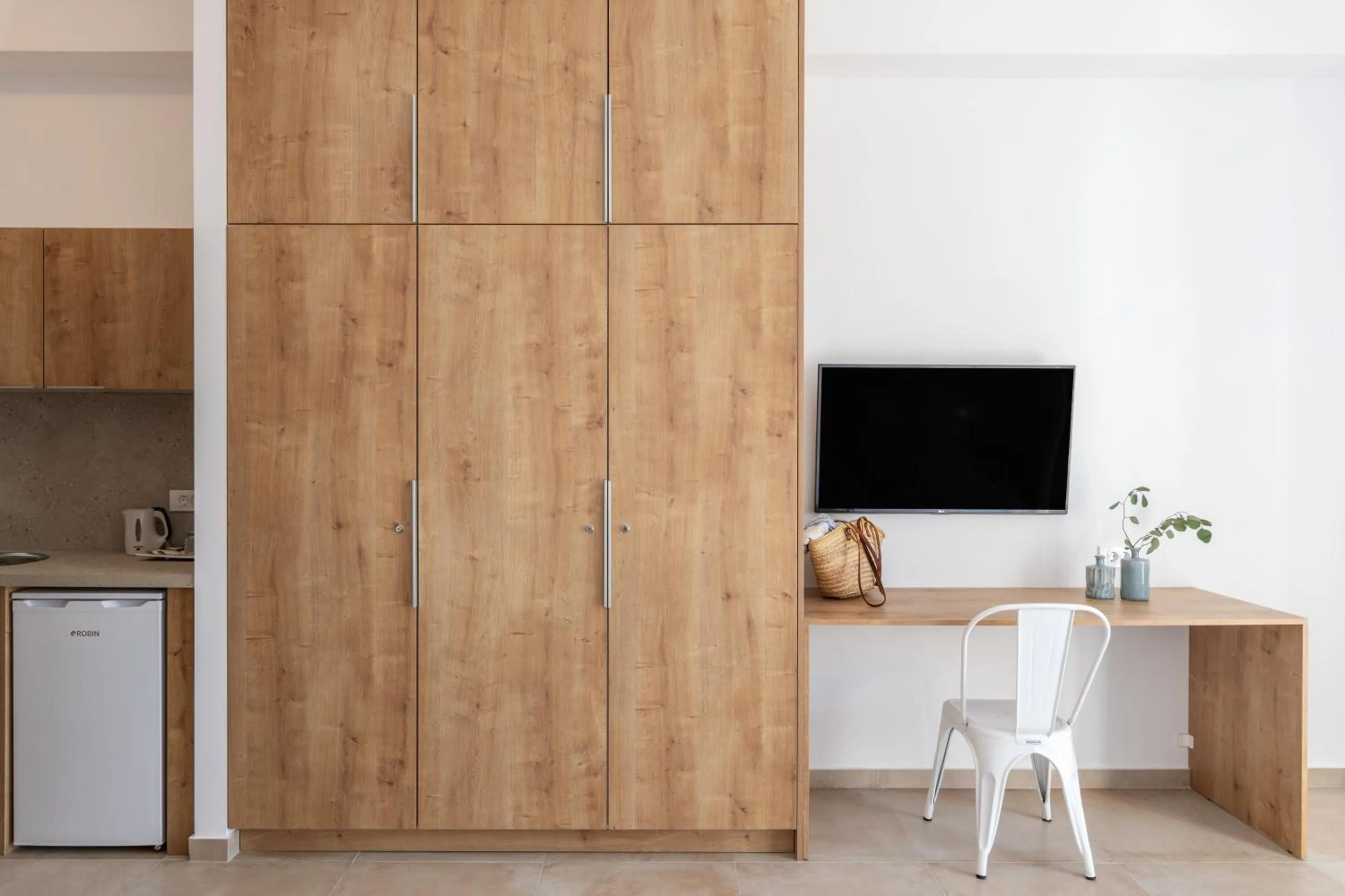 TV and multimedia in Mykonaki Hotel