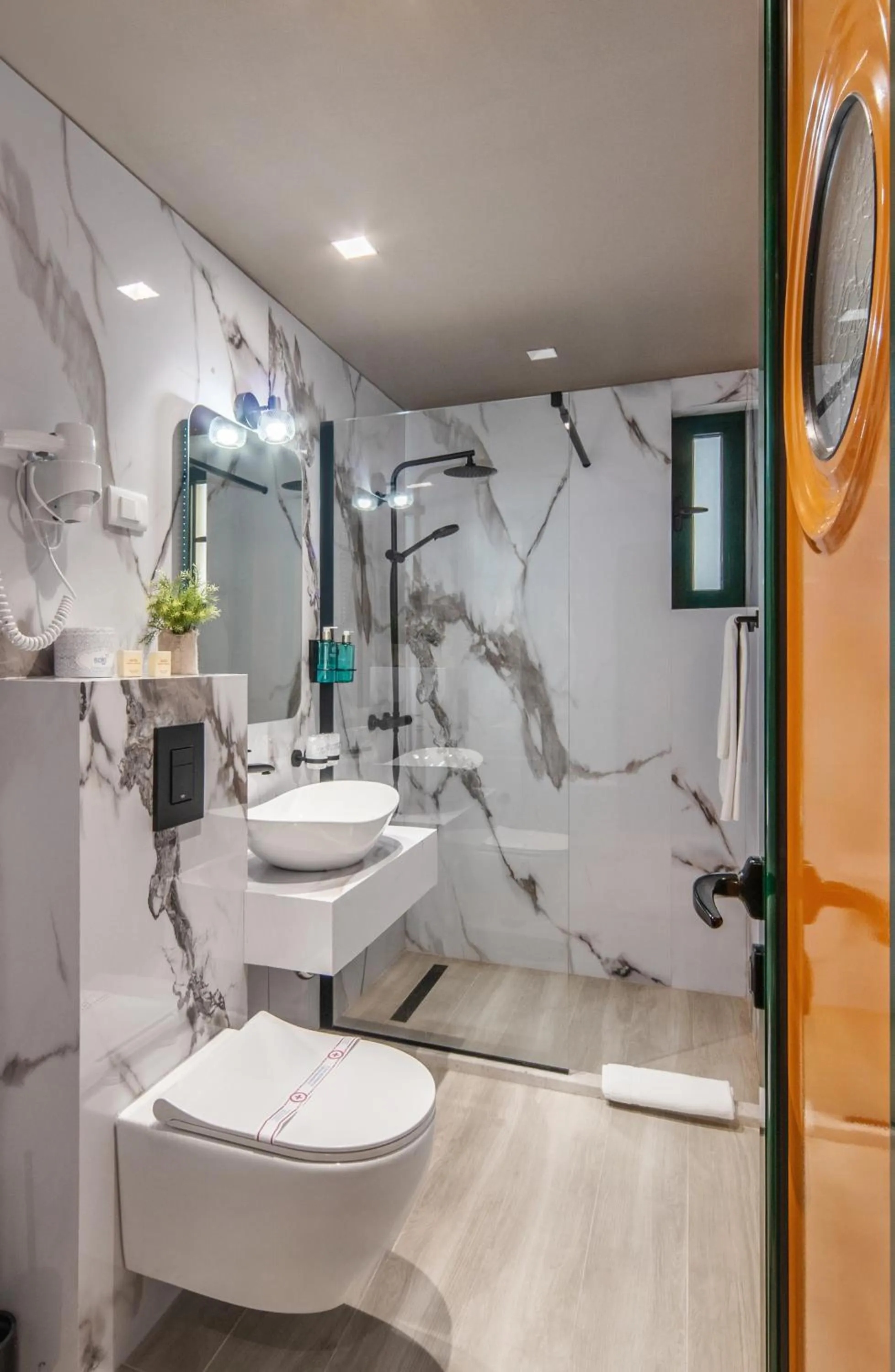 Shower in Hotel Kerber