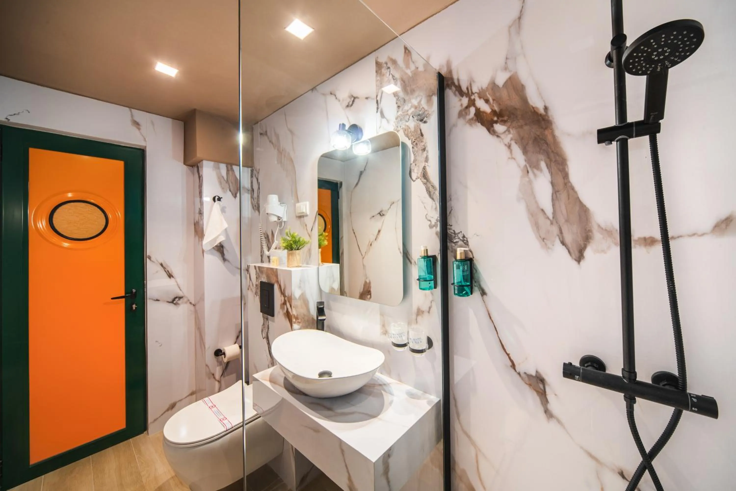 Shower in Hotel Kerber