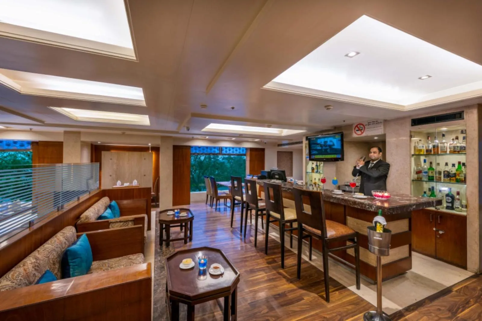 Restaurant/places to eat in Libra Lords Inn, Jaipur