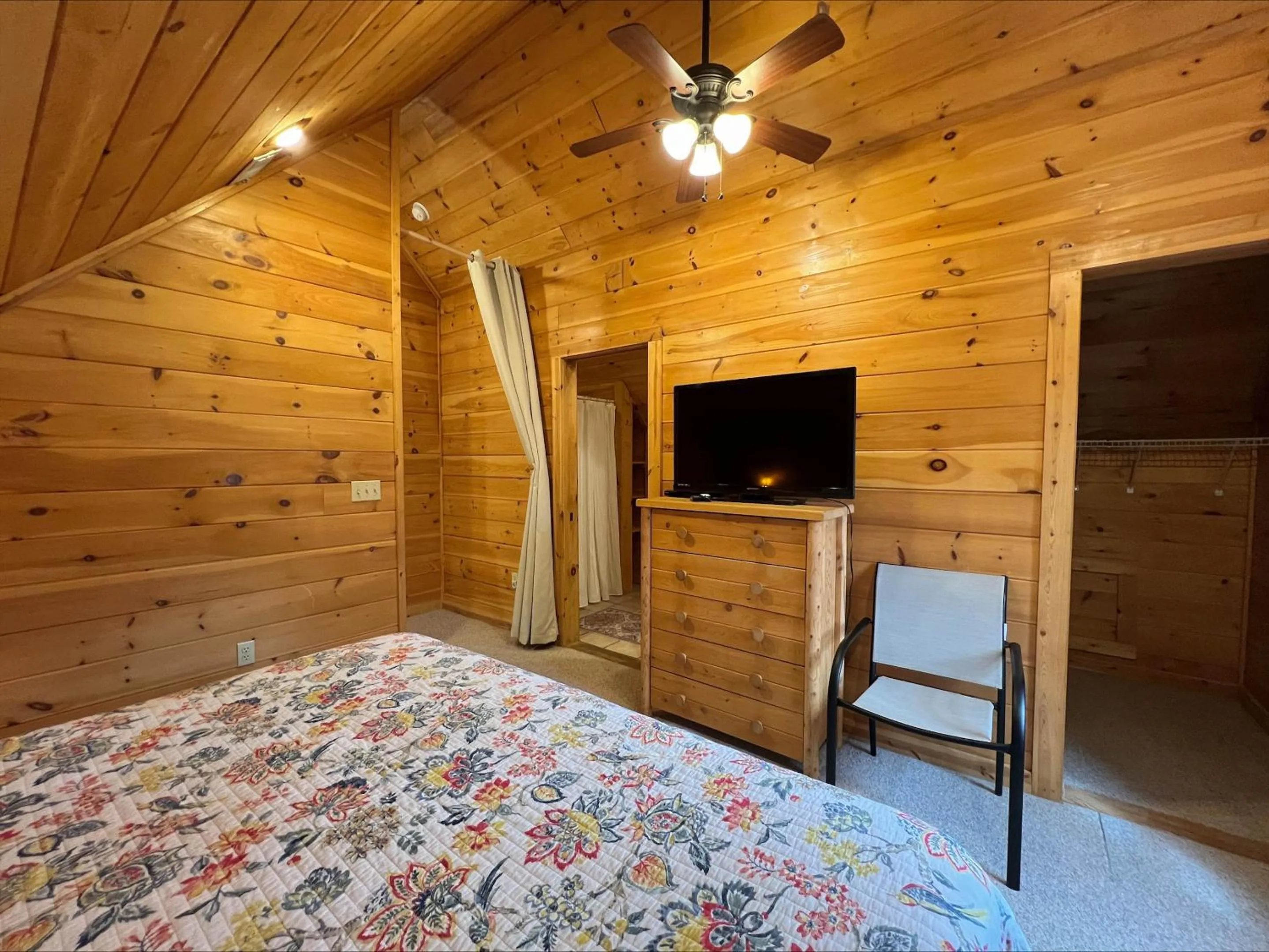 Property building, Bed in Evergreen