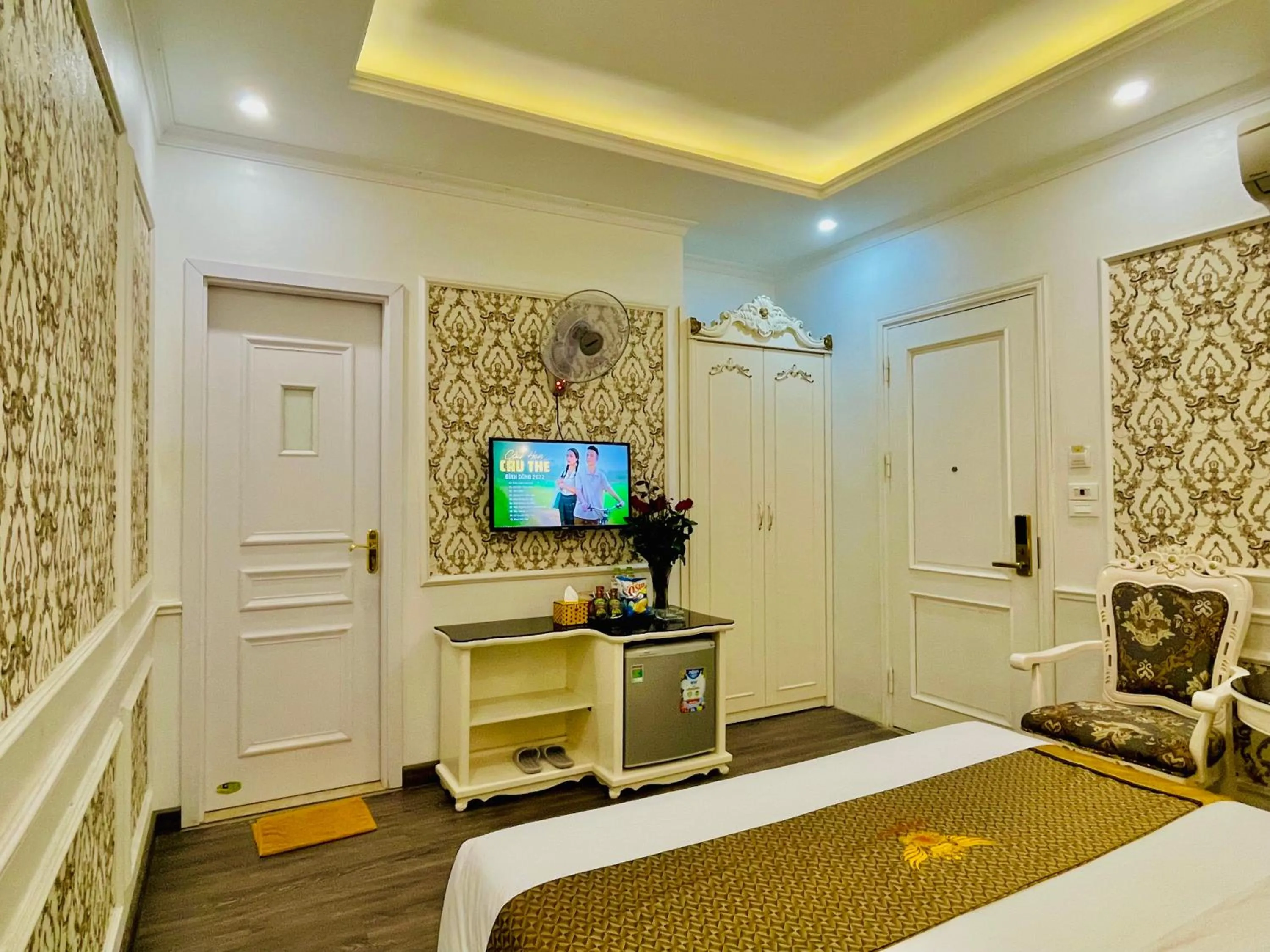 TV and multimedia, Bed in Diamond Hotel Ha Noi