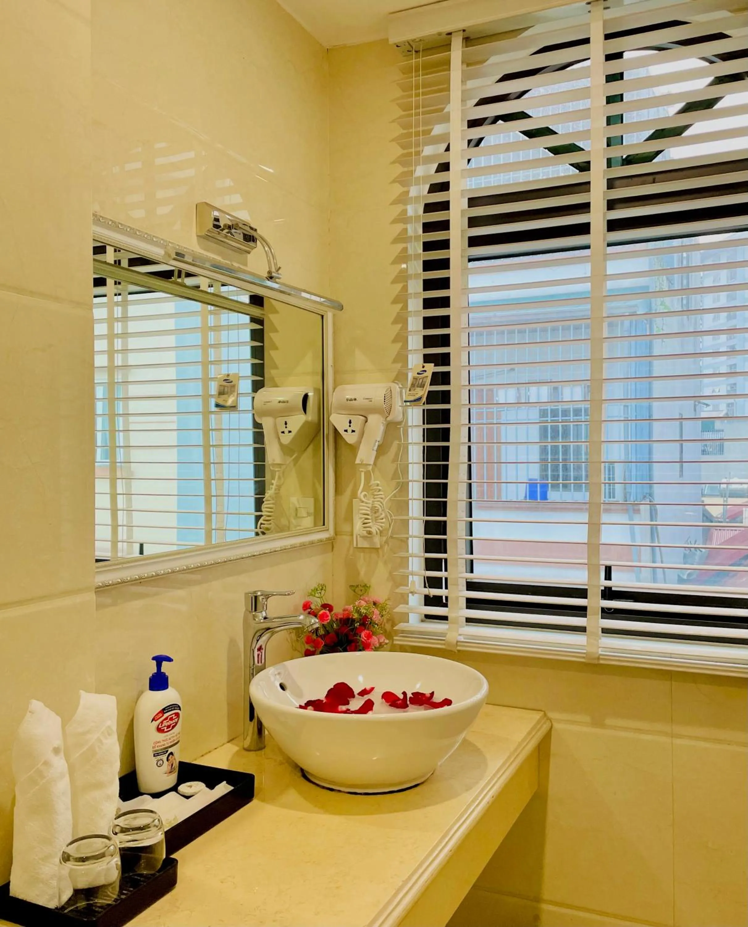 Bathroom in Diamond Hotel Ha Noi