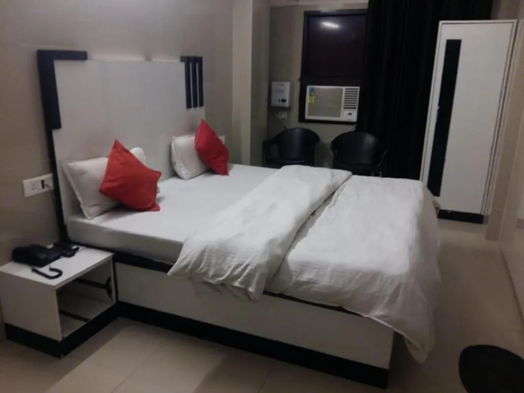 Hotel Shiva palace Haridwar - nearby bus and railway station