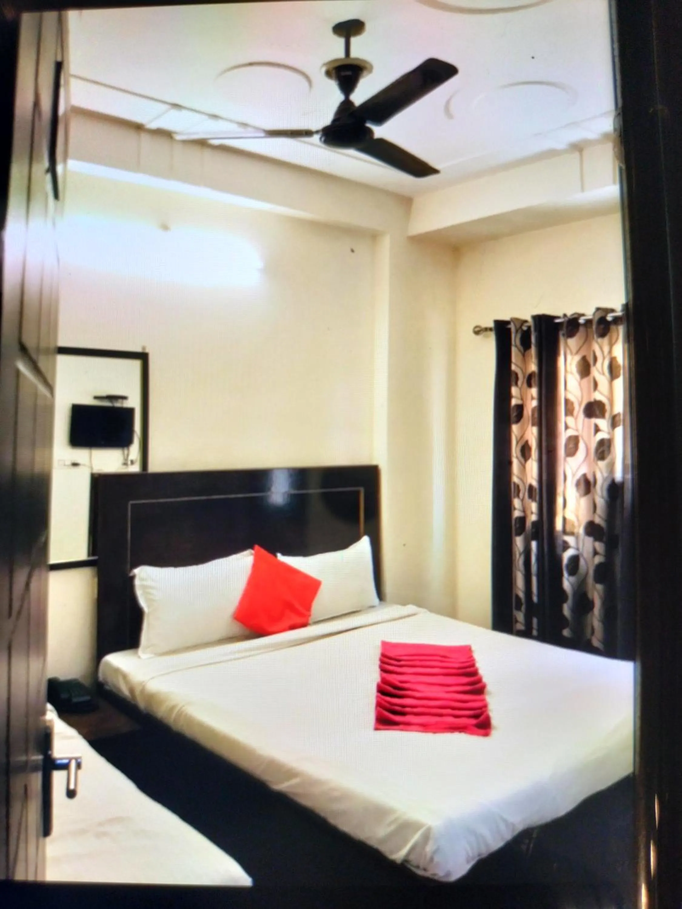 Hotel Shiva palace Haridwar - nearby bus and railway station