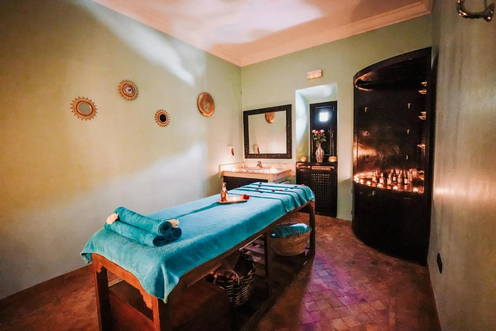 Massage in Les Borjs De La Kasbah