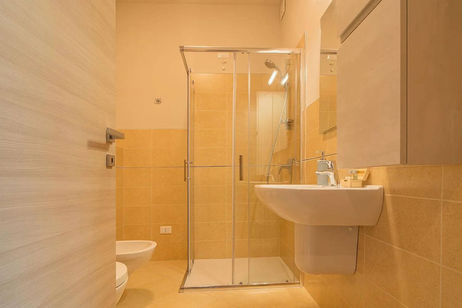 Shower in Le Alpi bed&living