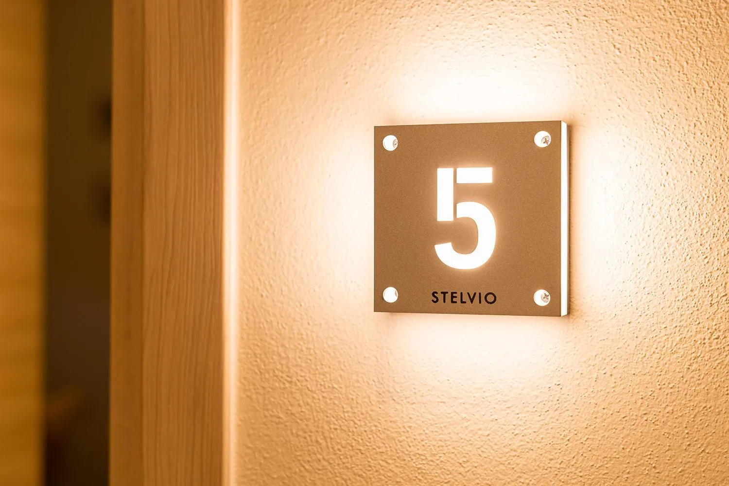 Decorative detail in Le Alpi bed&living