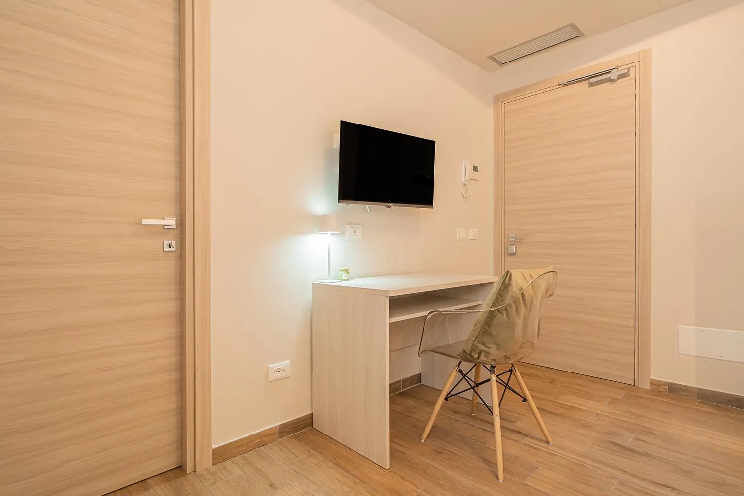 TV and multimedia in Le Alpi bed&living