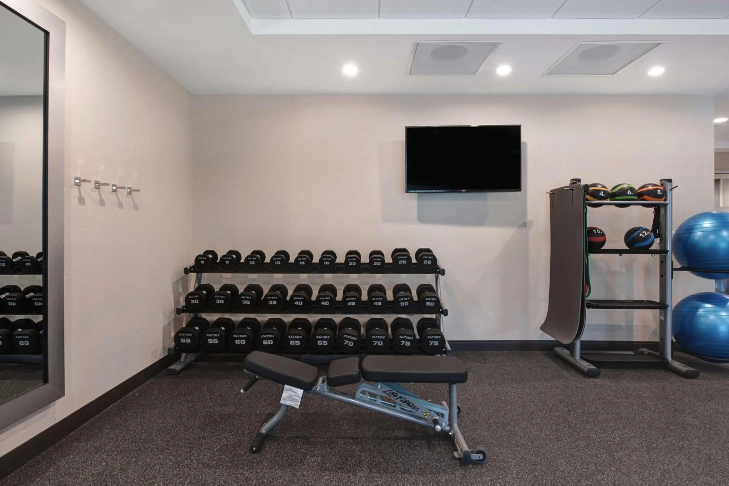 Fitness centre/facilities in Home2 Suites By Hilton Fayetteville North