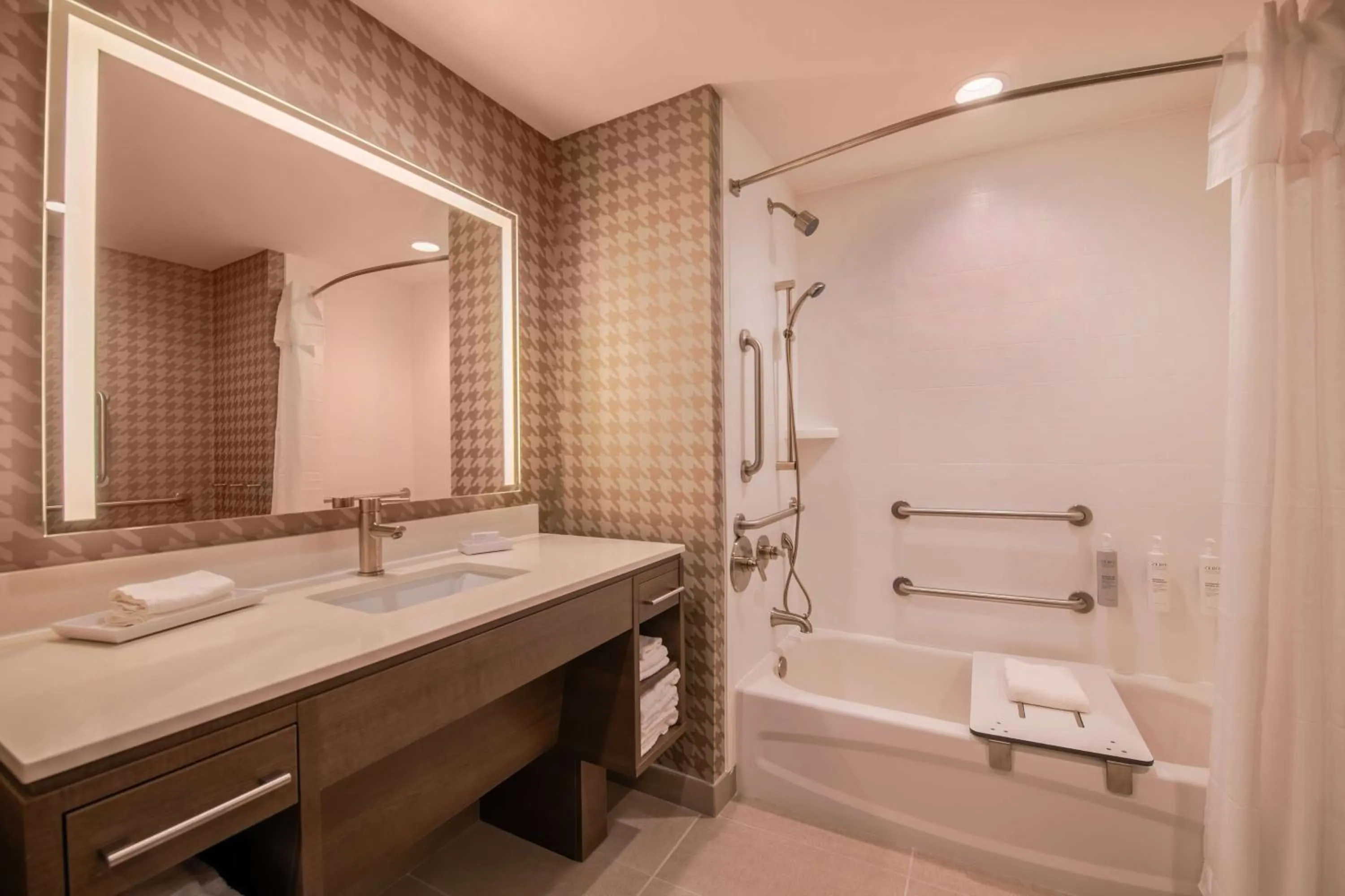 Bathroom in Home2 Suites By Hilton Kingsland