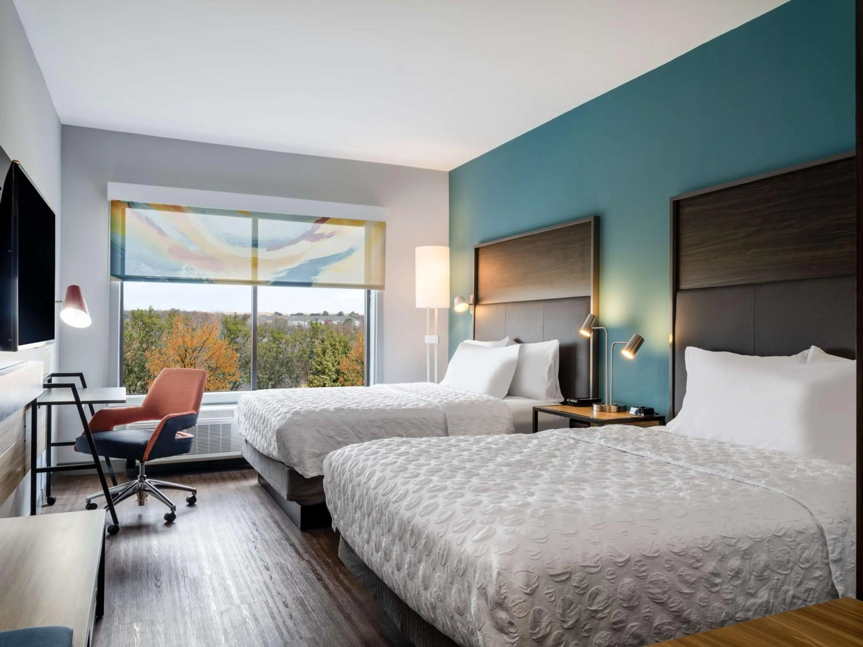 Bedroom, Bed in Tru By Hilton Chesapeake- Greenbrier