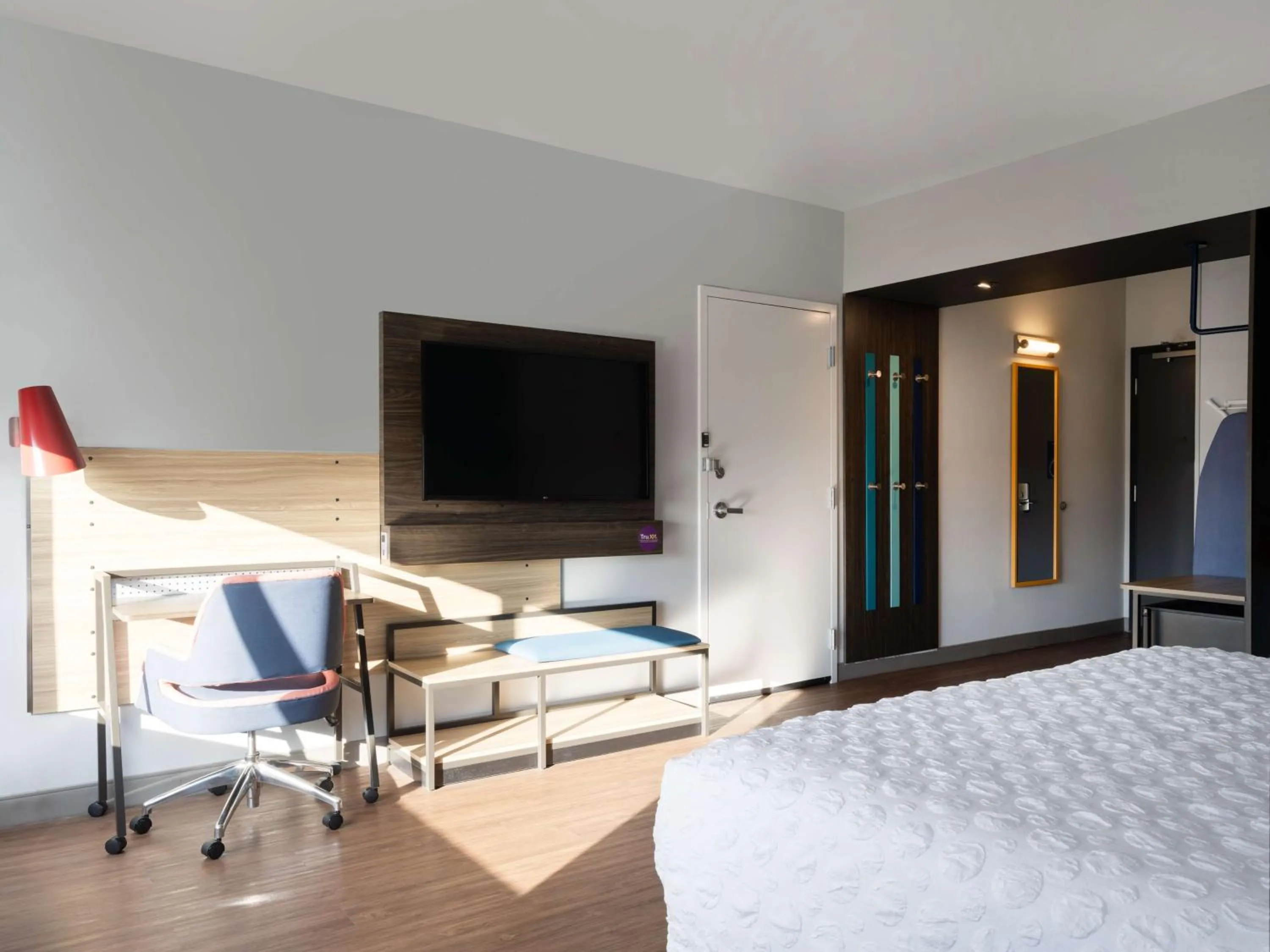 Bed in Tru By Hilton Chesapeake- Greenbrier