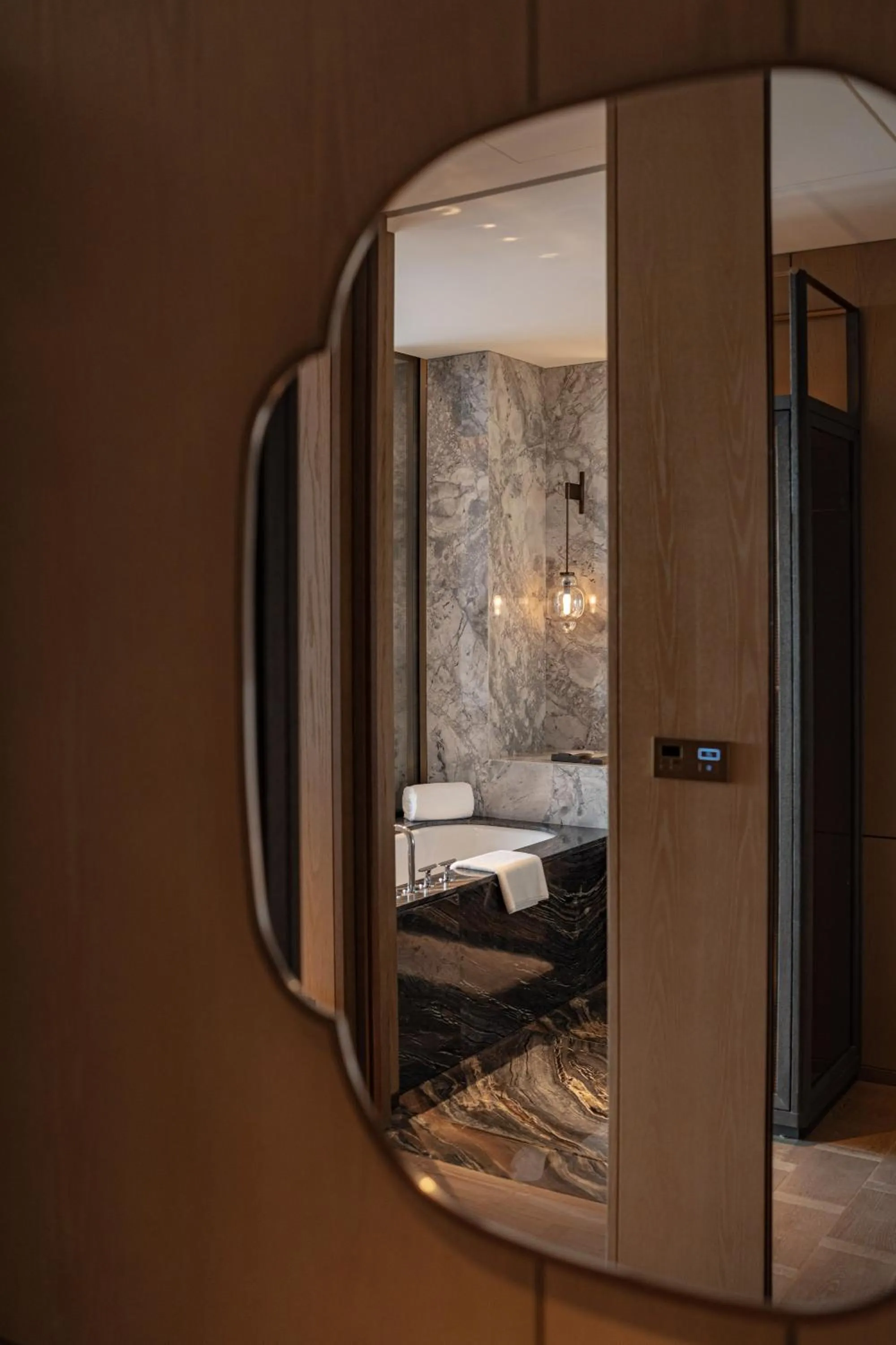 Bathroom in Conrad Shenzhen, the first art museum hotel in Greater Bay Area with the stunning bay and sunset view in the hotel terrace