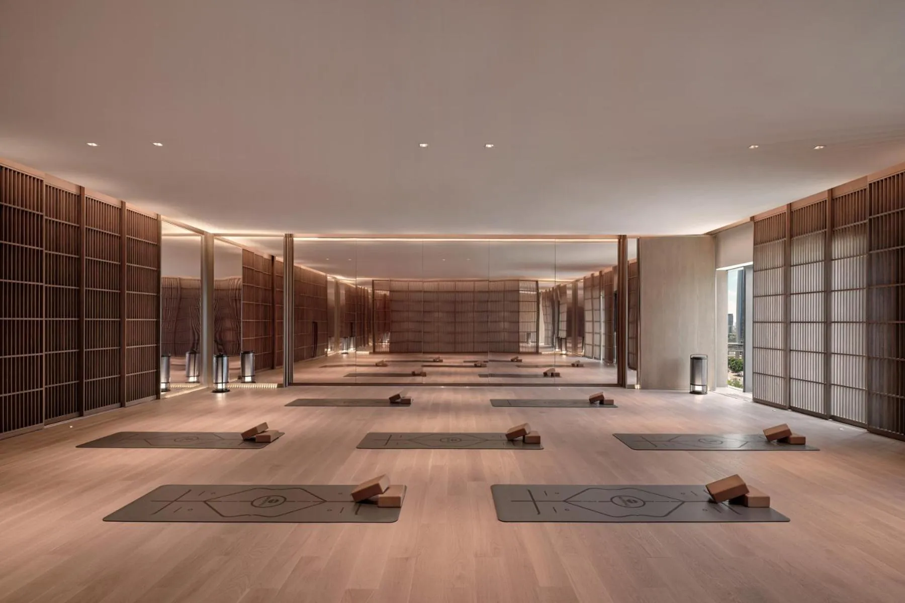 Fitness centre/facilities in Conrad Shenzhen, the first art museum hotel in Greater Bay Area with the stunning bay and sunset view in the hotel terrace