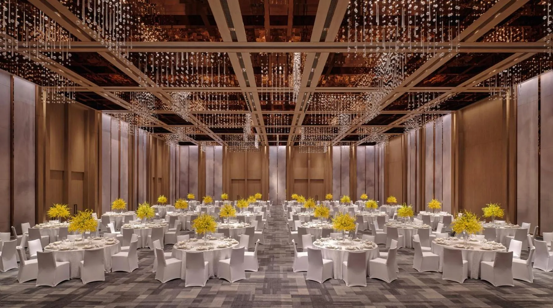 Banquet/Function facilities in Conrad Shenzhen, the first art museum hotel in Greater Bay Area with the stunning bay and sunset view in the hotel terrace