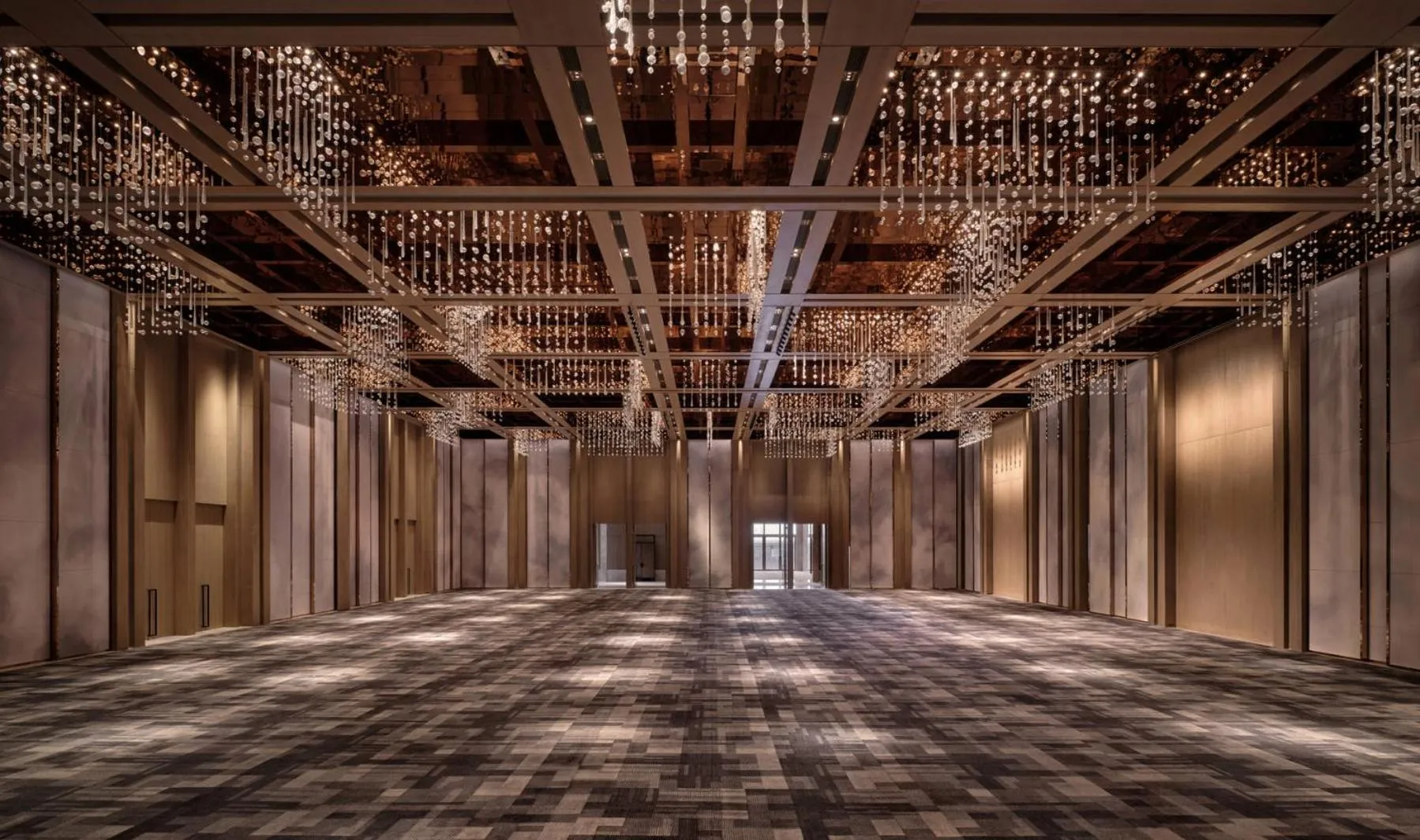 Banquet/Function facilities in Conrad Shenzhen, the first art museum hotel in Greater Bay Area with the stunning bay and sunset view in the hotel terrace