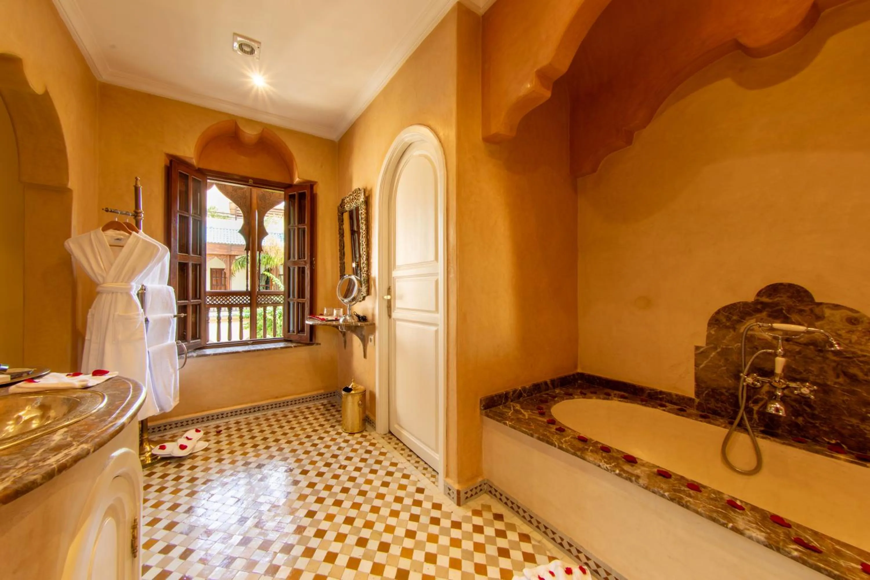 Bathroom in Demeures d'Orient Riad & Spa