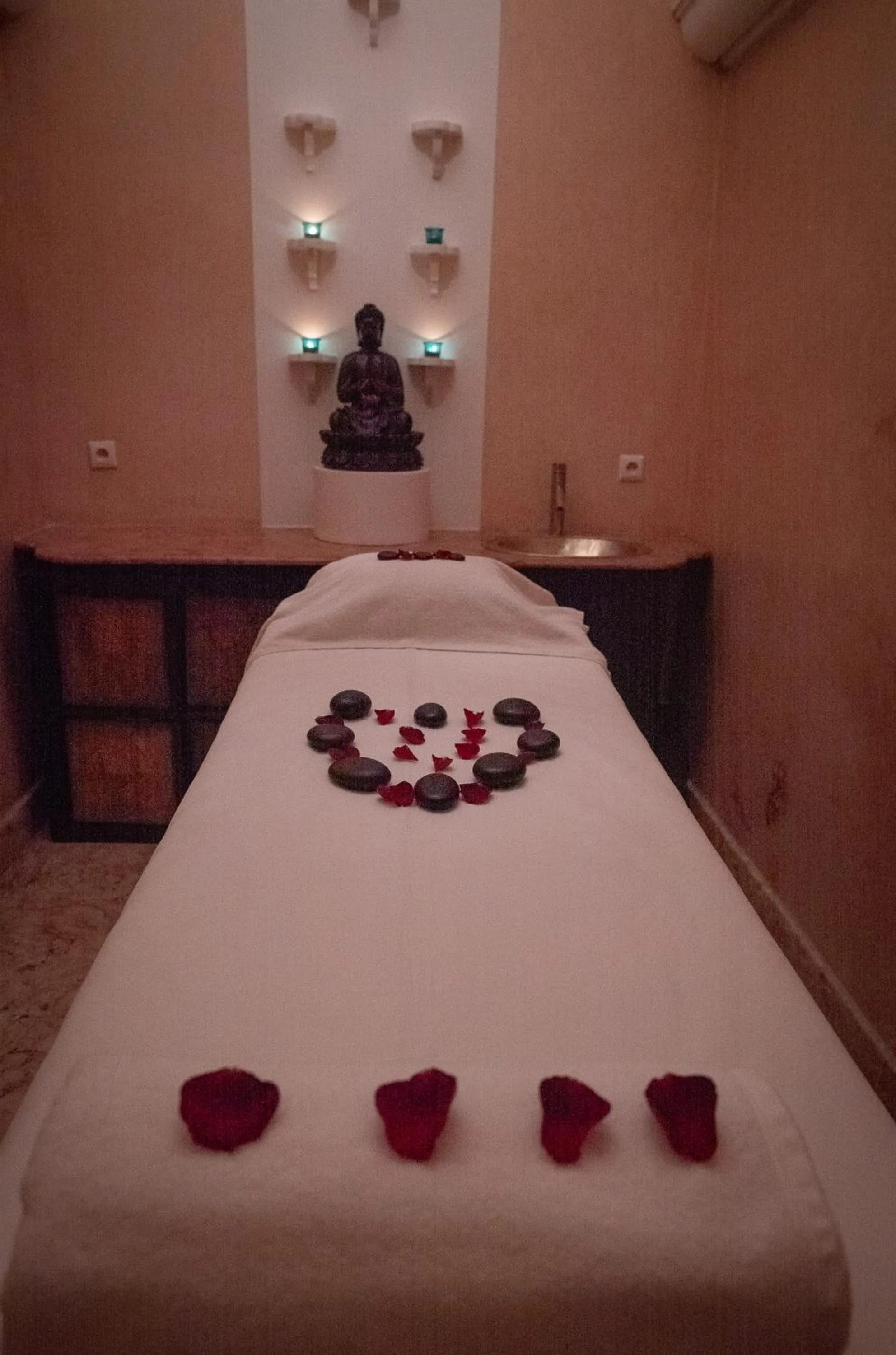 Massage, Bed in Demeures d'Orient Riad & Spa