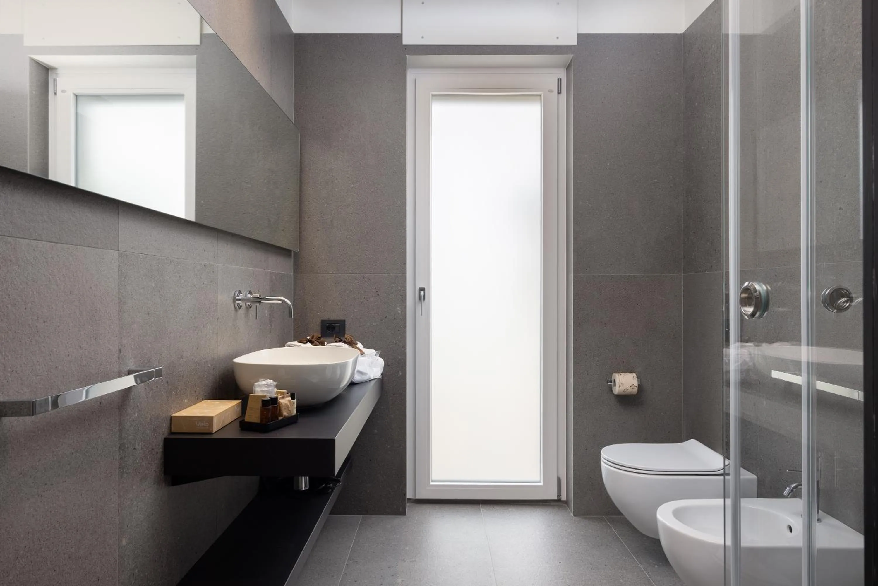 Shower in B21 Lifestyle Hotel