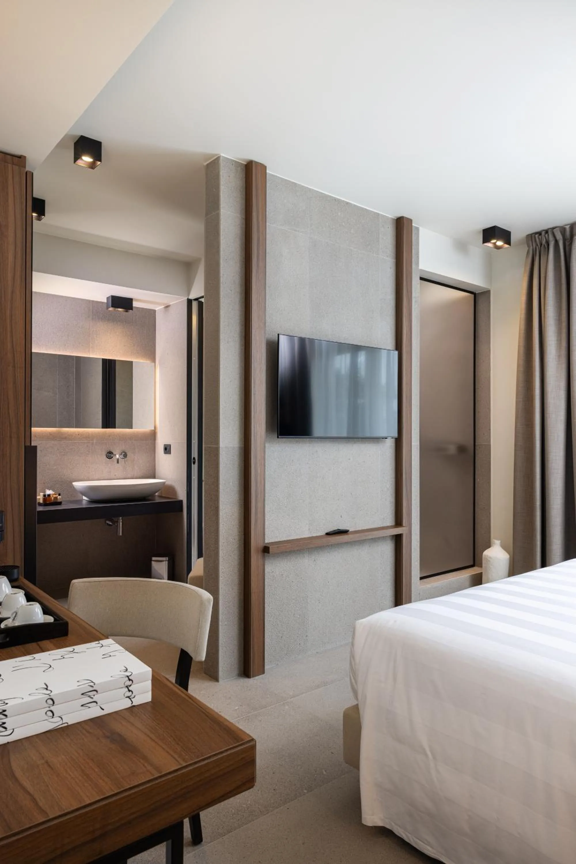 Photo of the whole room, Bed in B21 Lifestyle Hotel