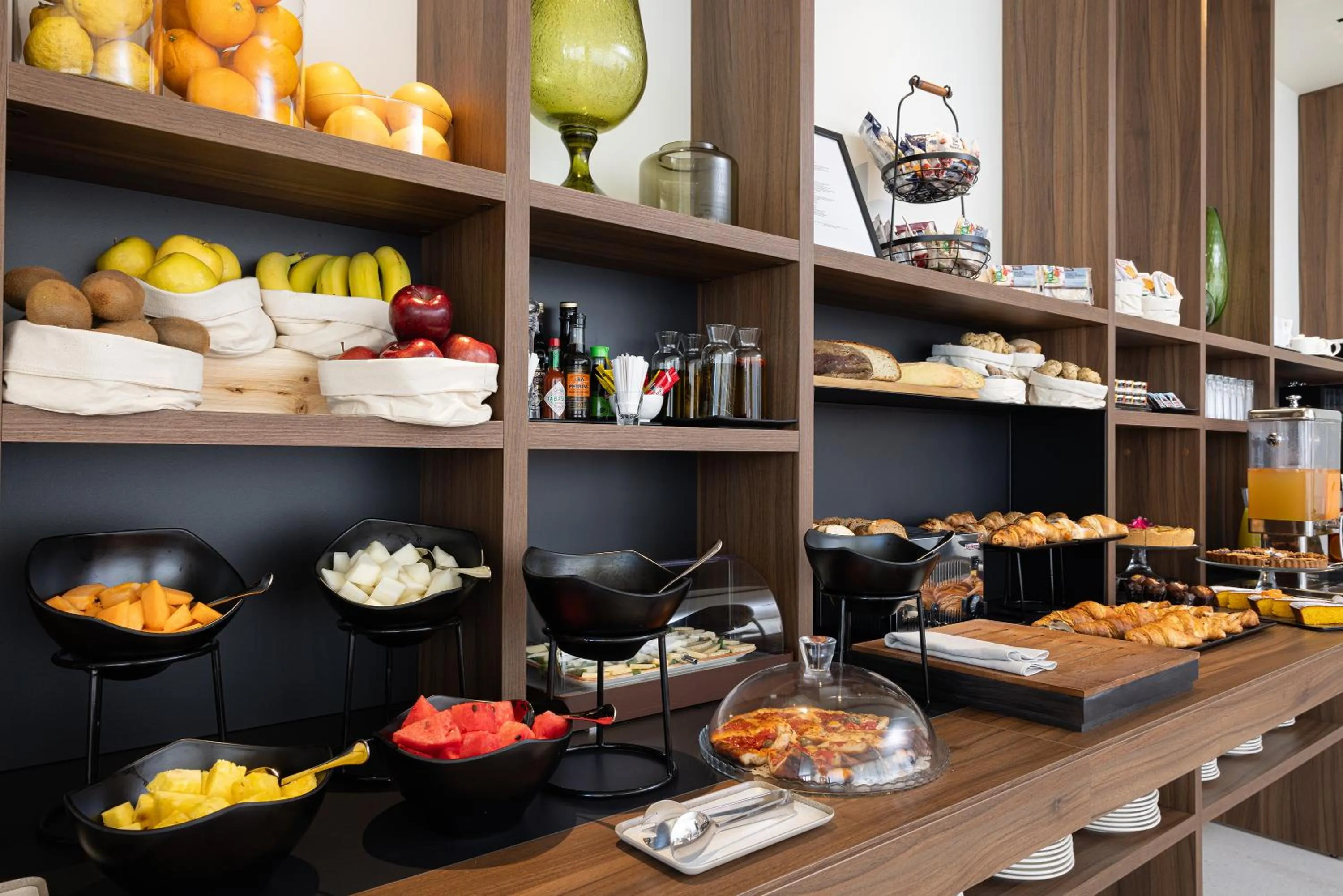 Food and drinks in B21 Lifestyle Hotel