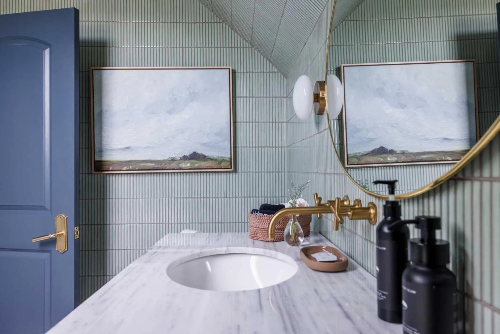 Bathroom in Dvele Inn