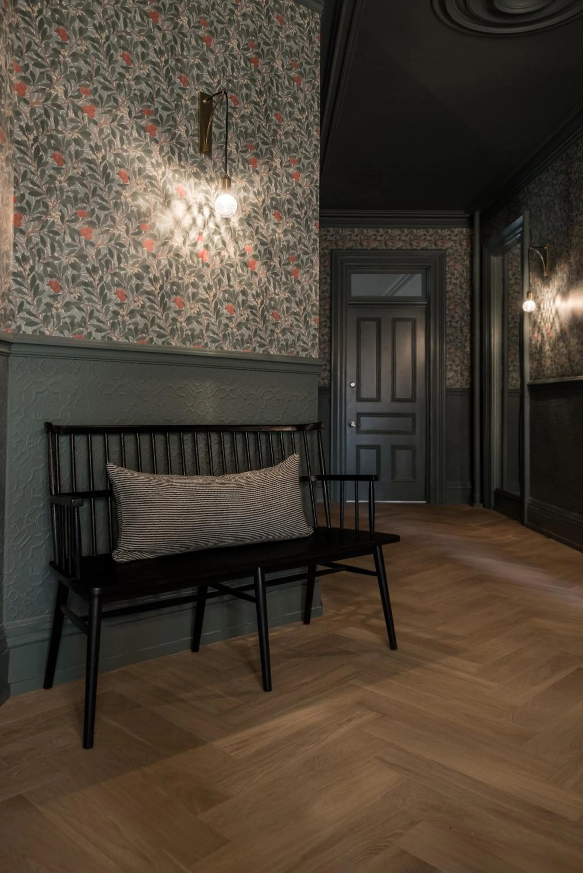 Decorative detail, Bed in Dvele Inn