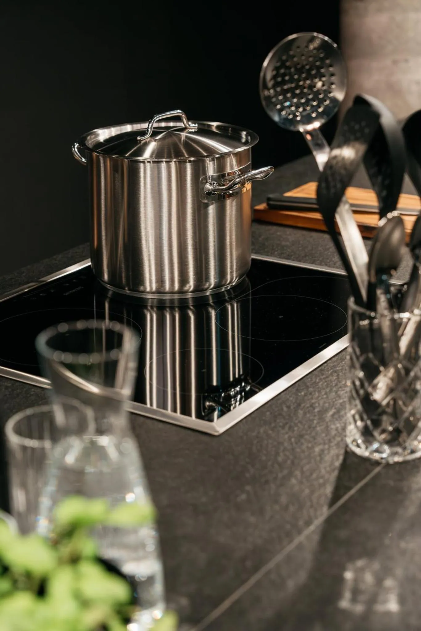 Communal kitchen in Ruby Hanna Hotel Stuttgart