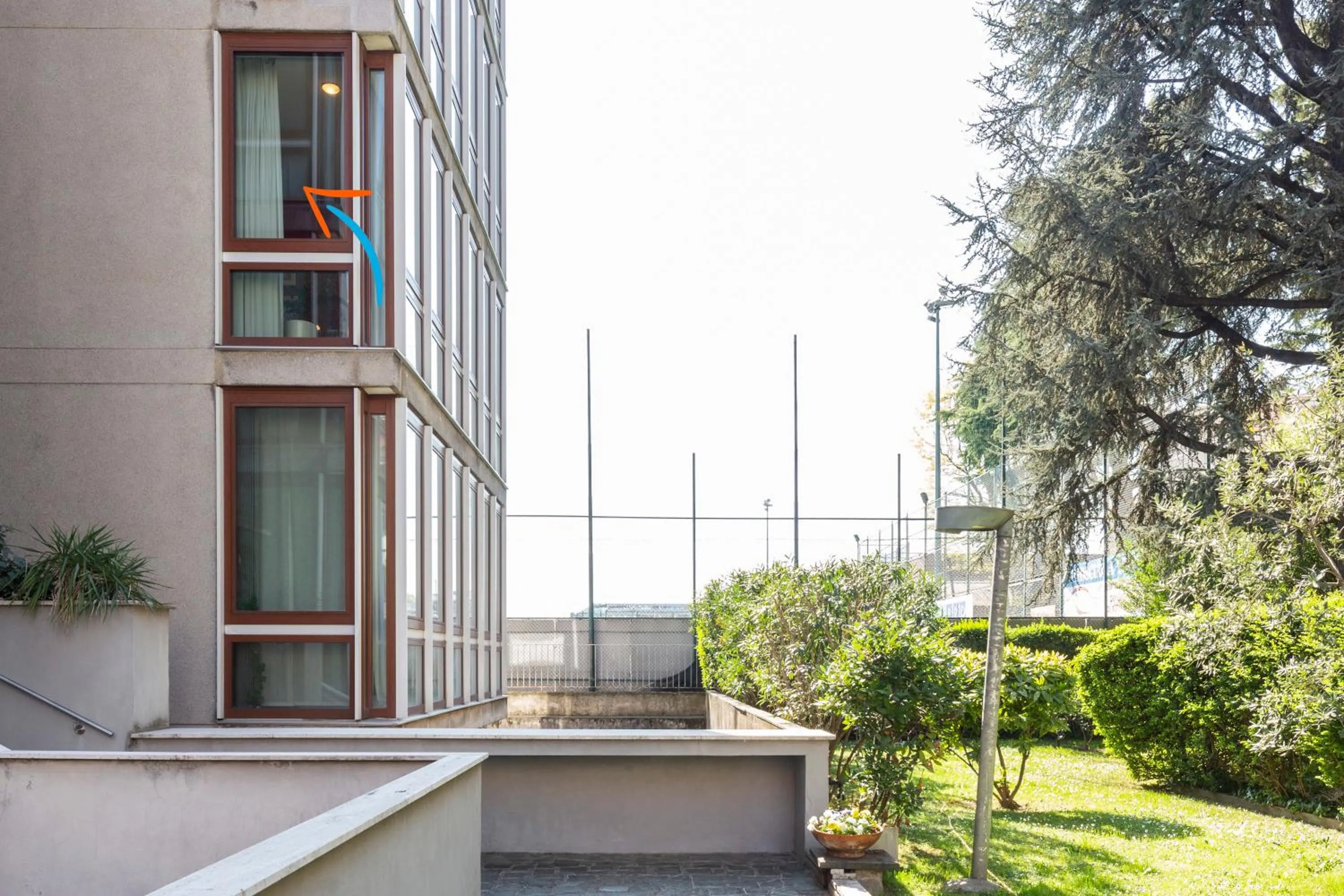 Property building in Twins Apartment - Tolstoj District