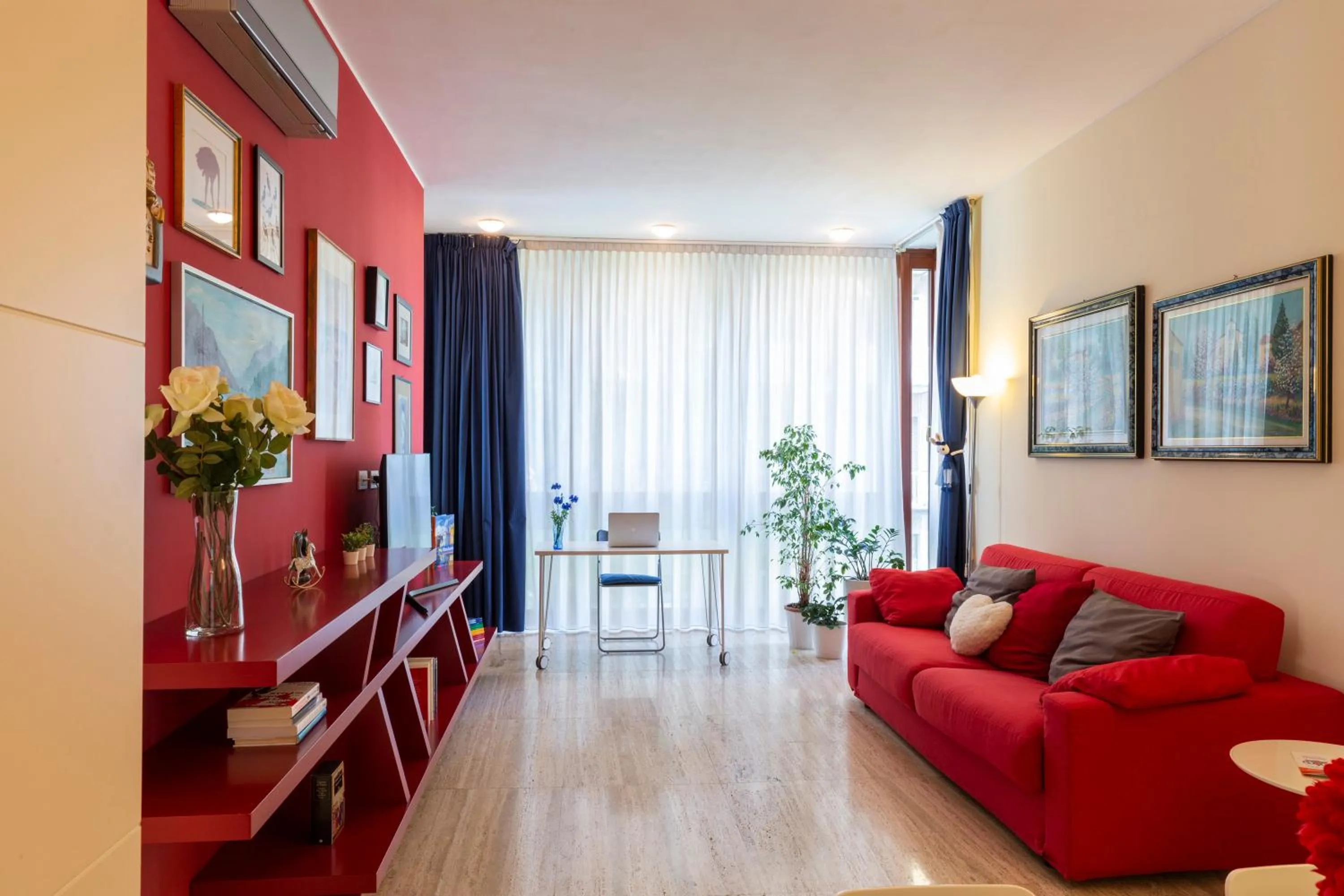 Living room in Twins Apartment - Tolstoj District