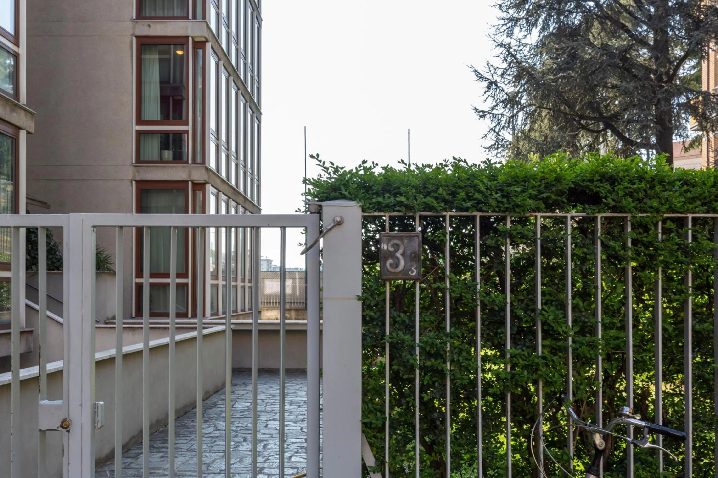 Facade/entrance in Twins Apartment - Tolstoj District