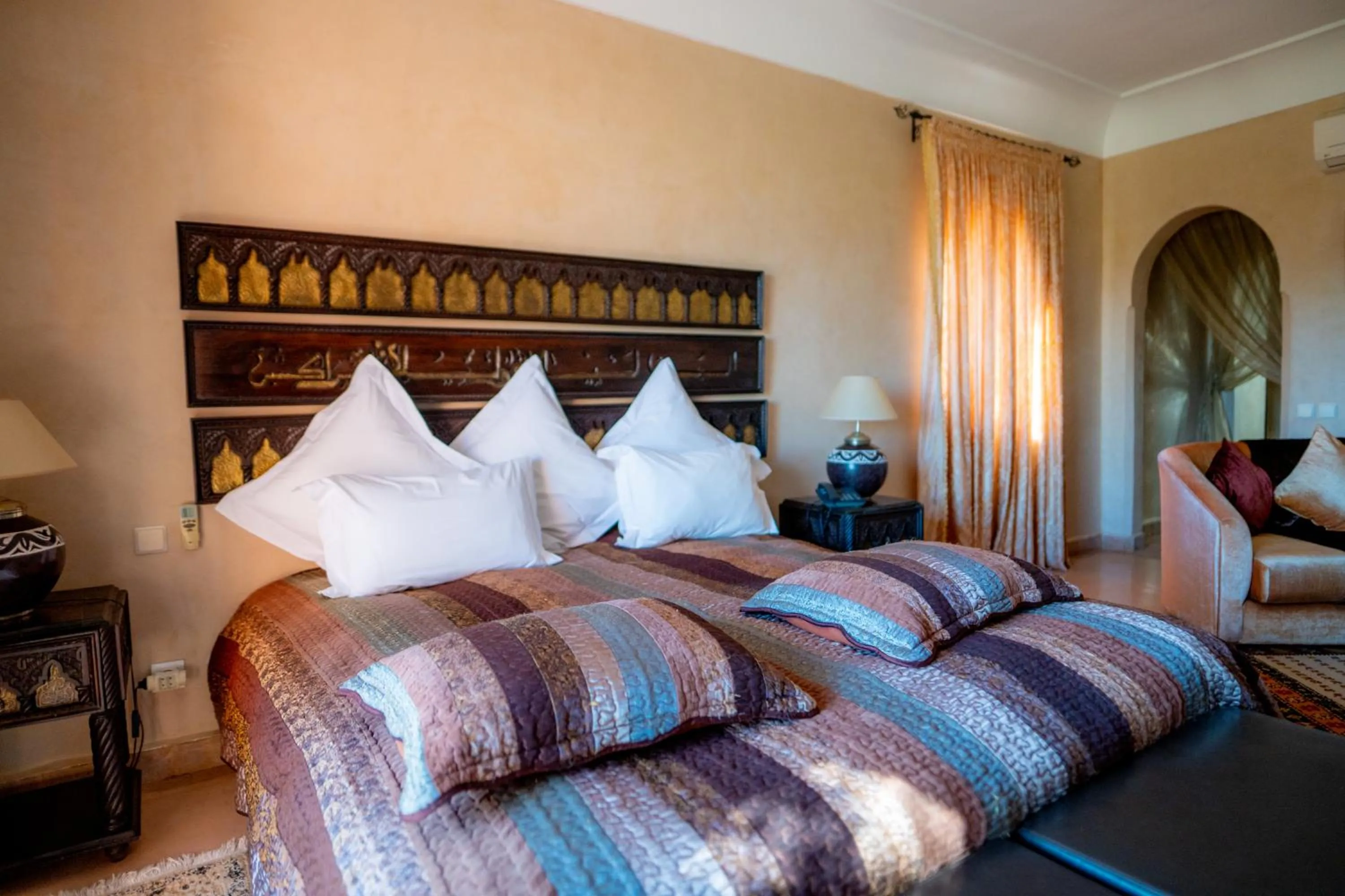 Bed in Riad Al Mendili Private Resort & Spa