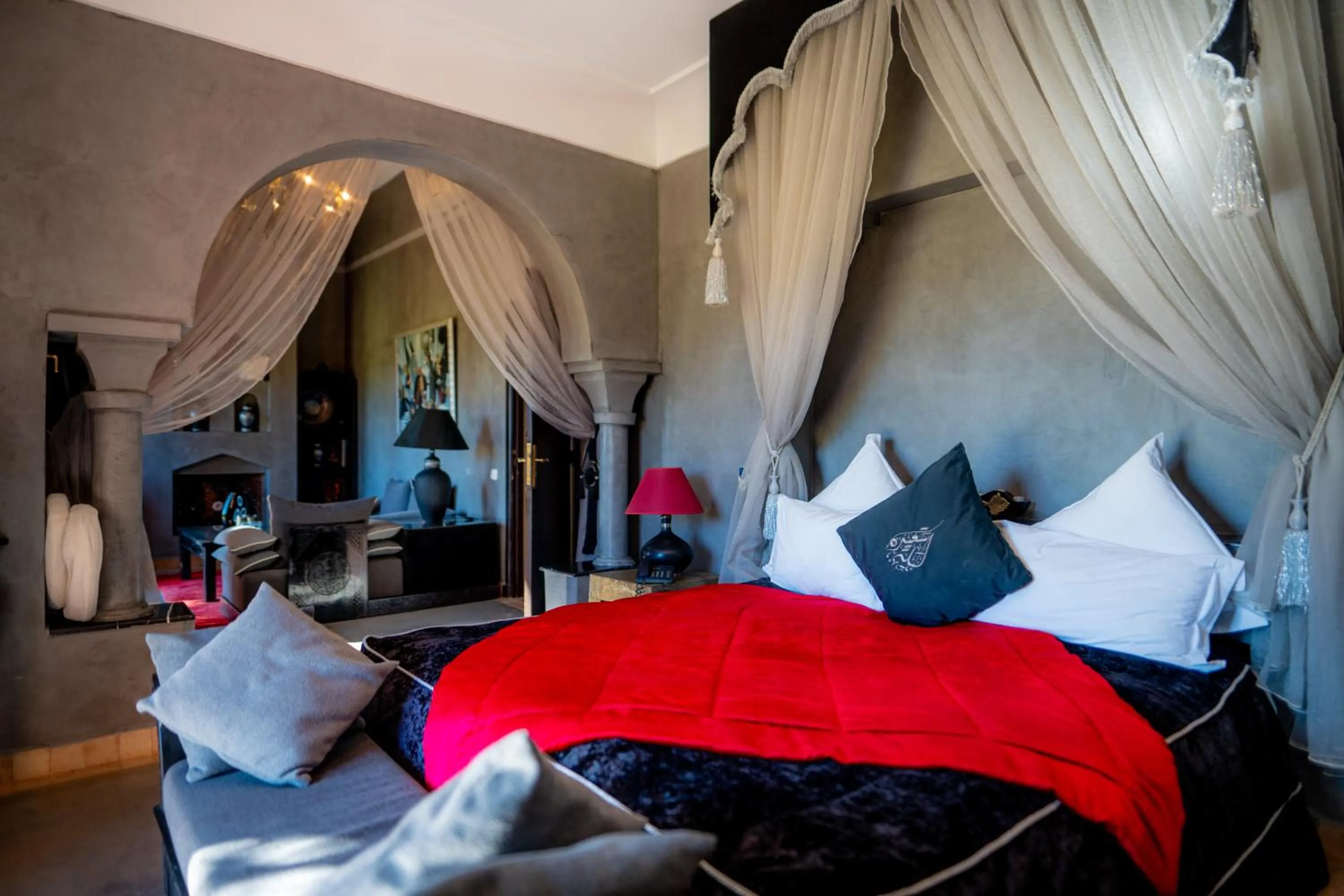 Bed in Riad Al Mendili Private Resort & Spa