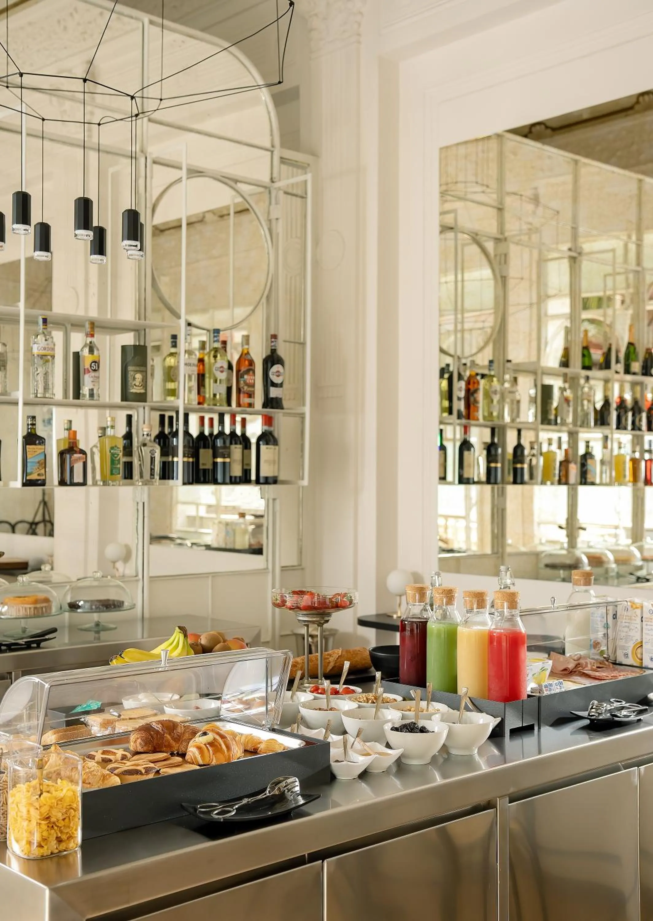 Continental breakfast in Artemisia Domus - Giardino