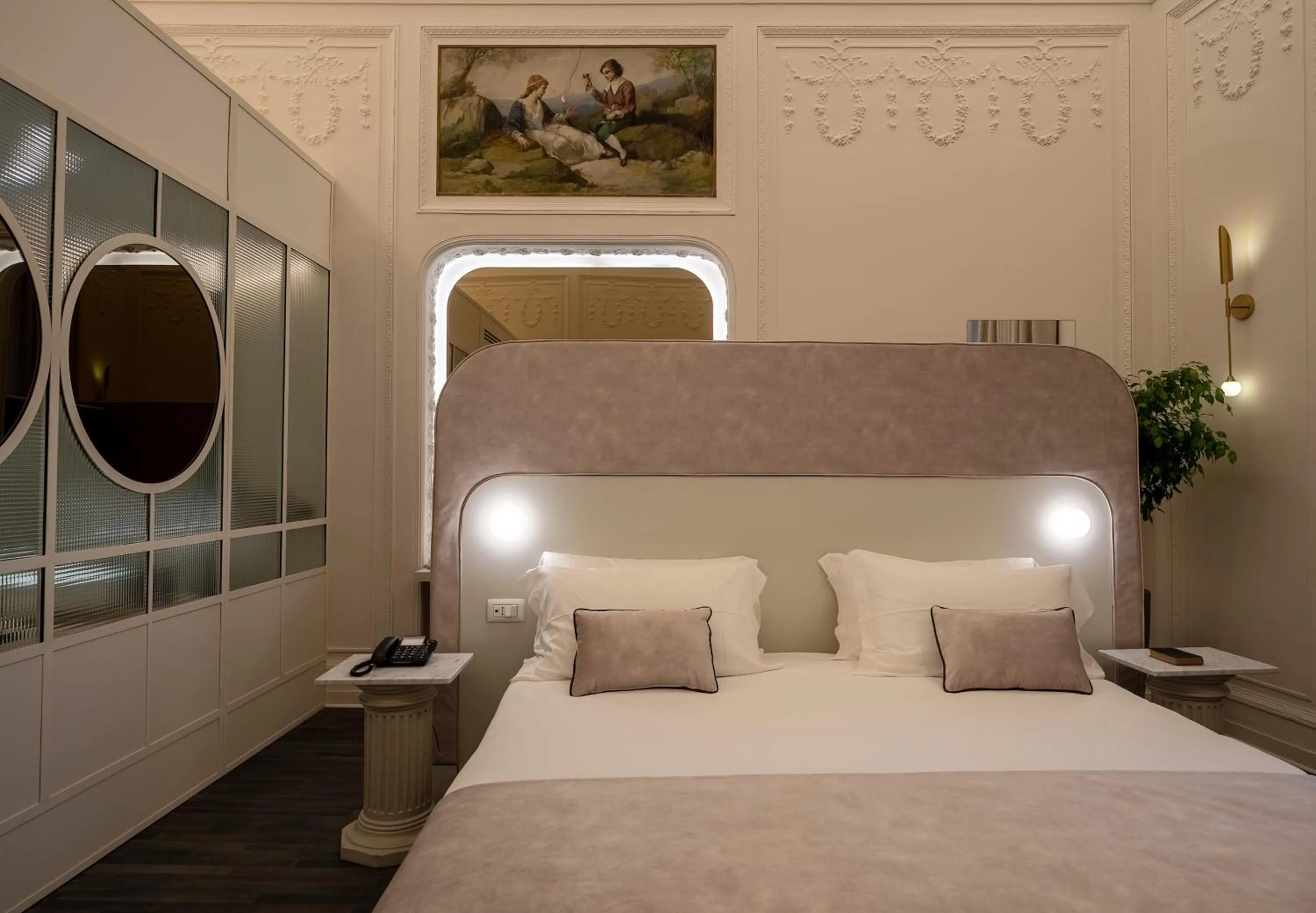 Decorative detail, Bed in Artemisia Domus - Giardino