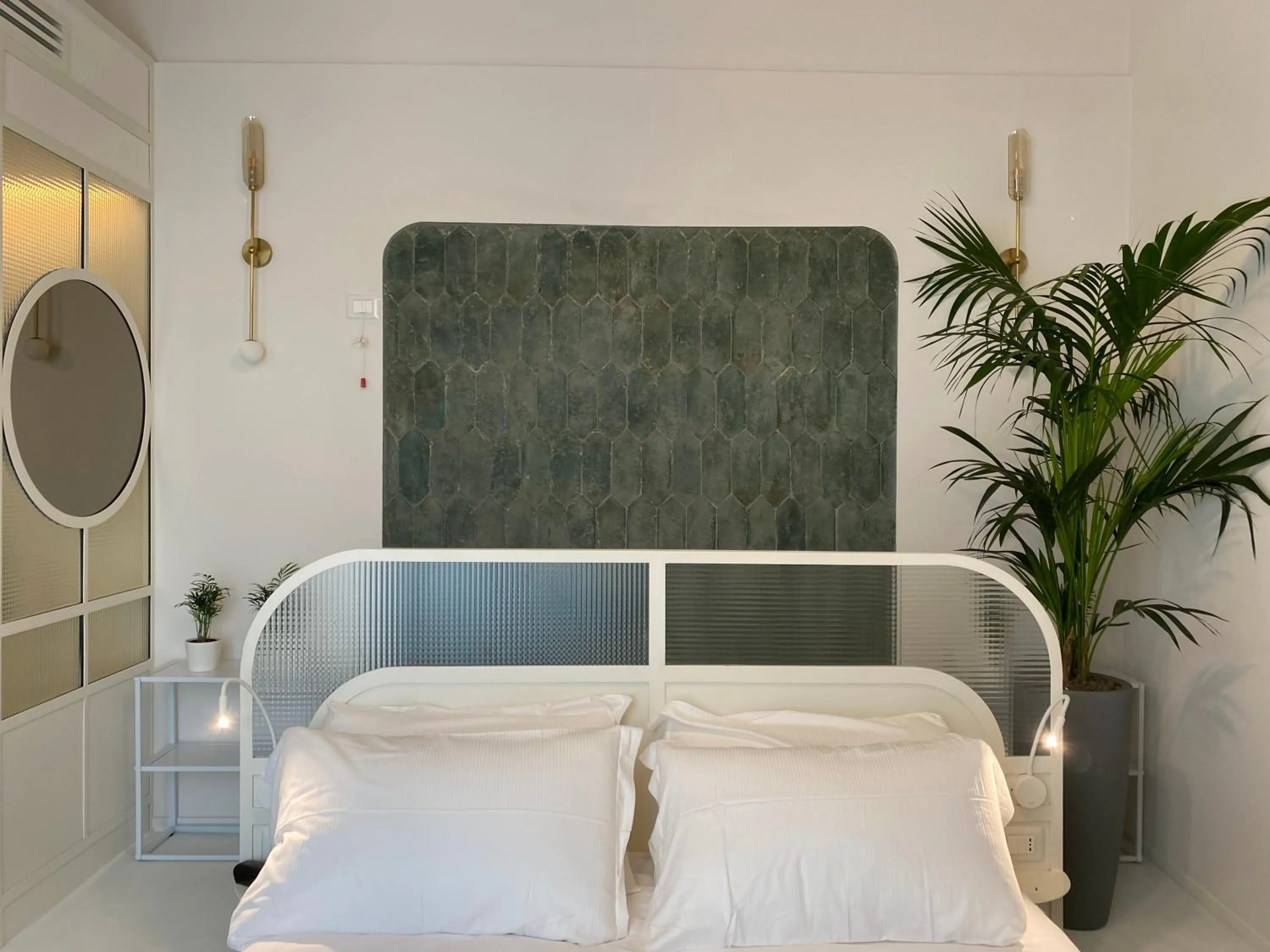 Decorative detail, Bed in Artemisia Domus - Giardino