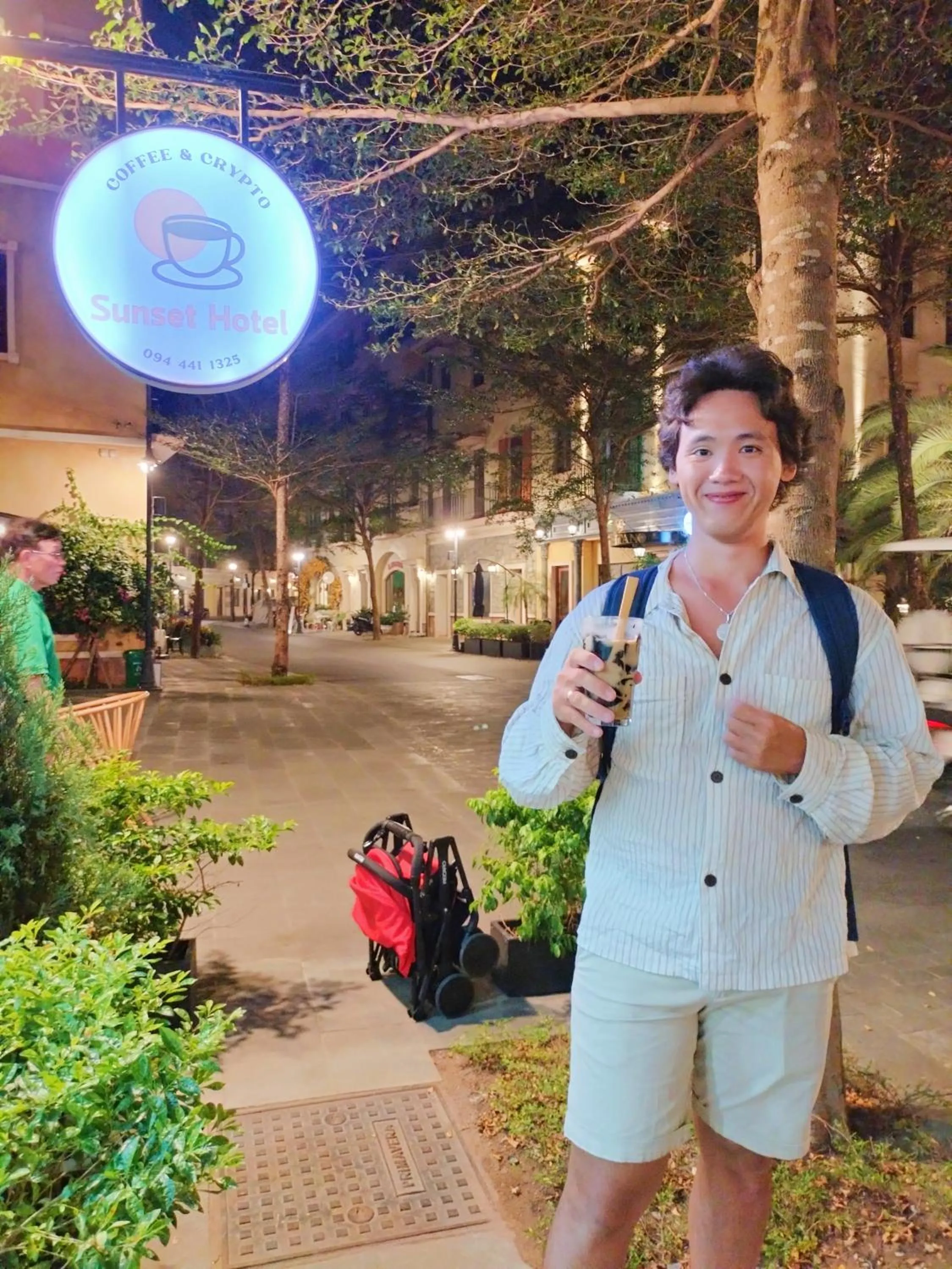 Property building in Sea Sunset Hotel Phu Quoc - Welcome to a mixing world of friends