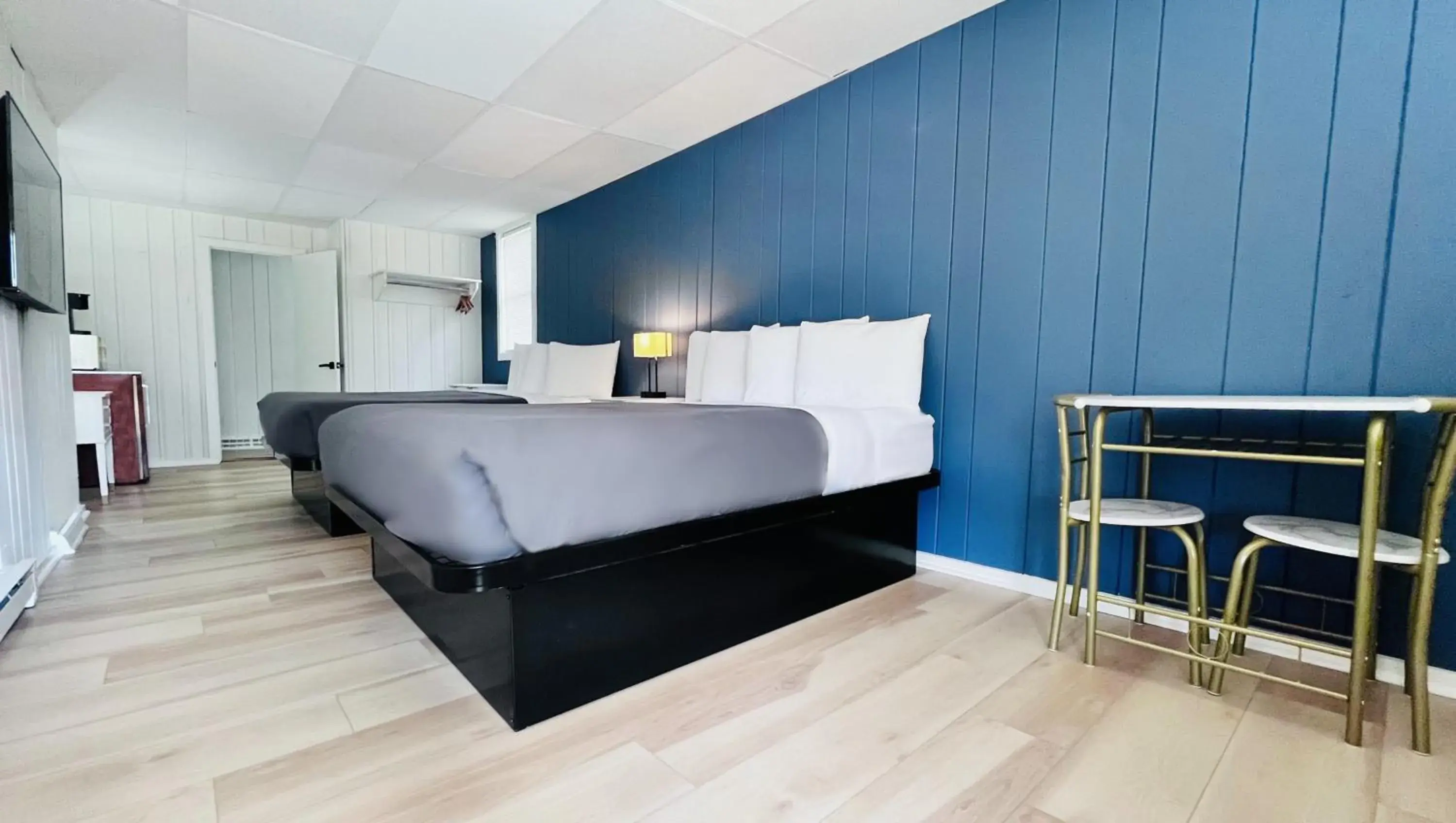 Two Queen Beds Nonsmoking Northside in Motel Luzerne Two Queen Beds Nonsmoking Northside in Motel Luzerne