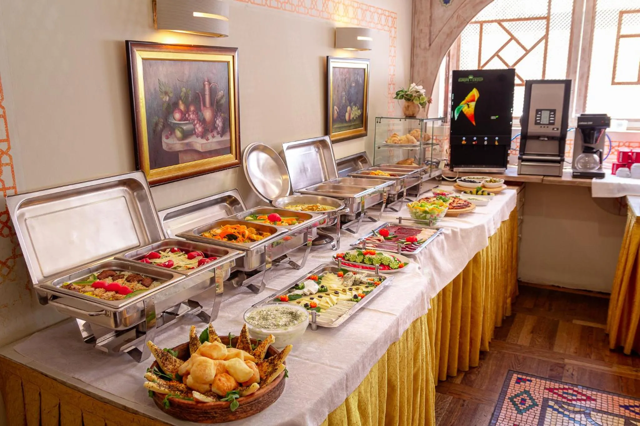 Breakfast in Hotel Art