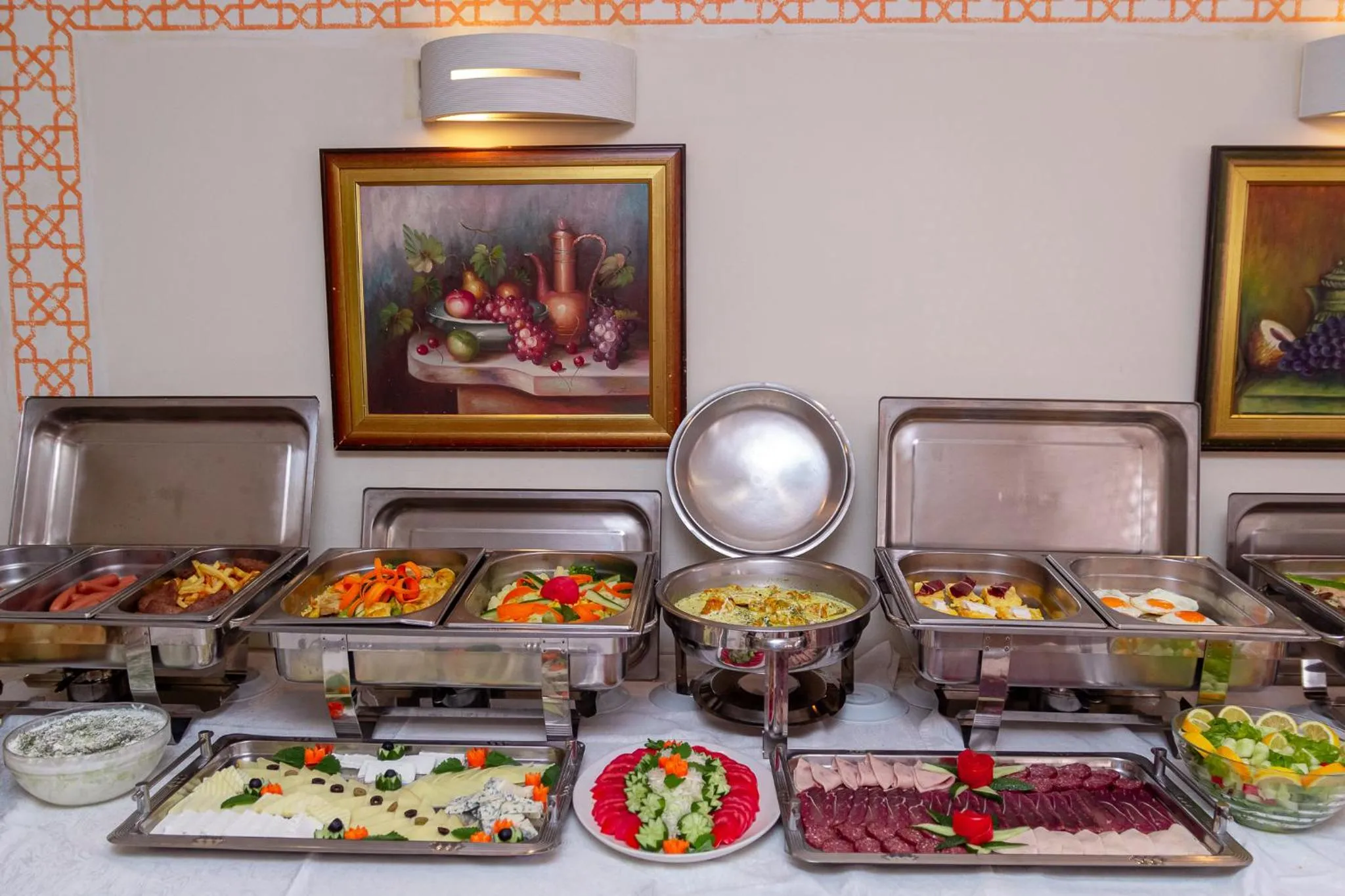 Food and drinks in Hotel Art