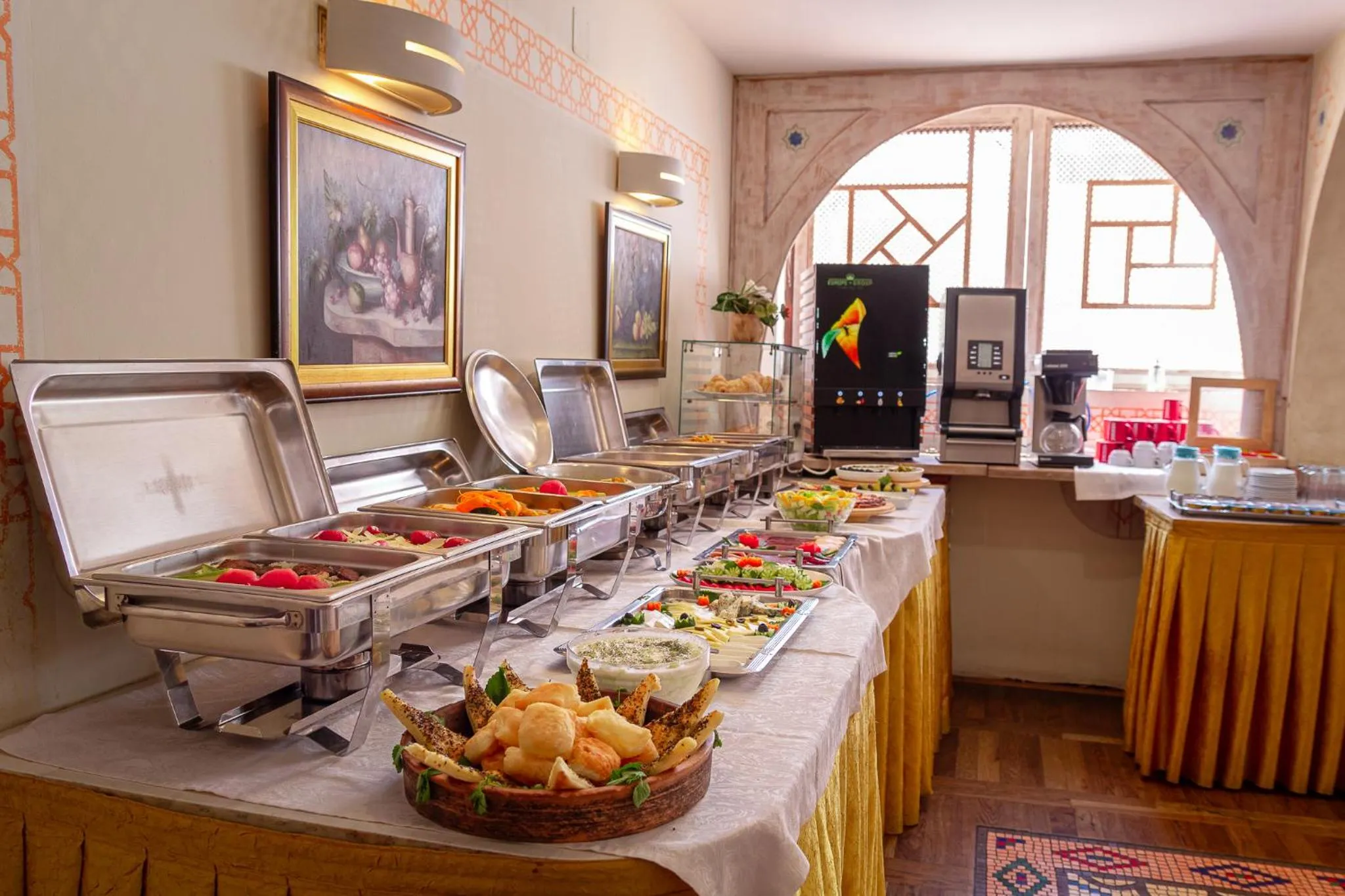 Breakfast in Hotel Art