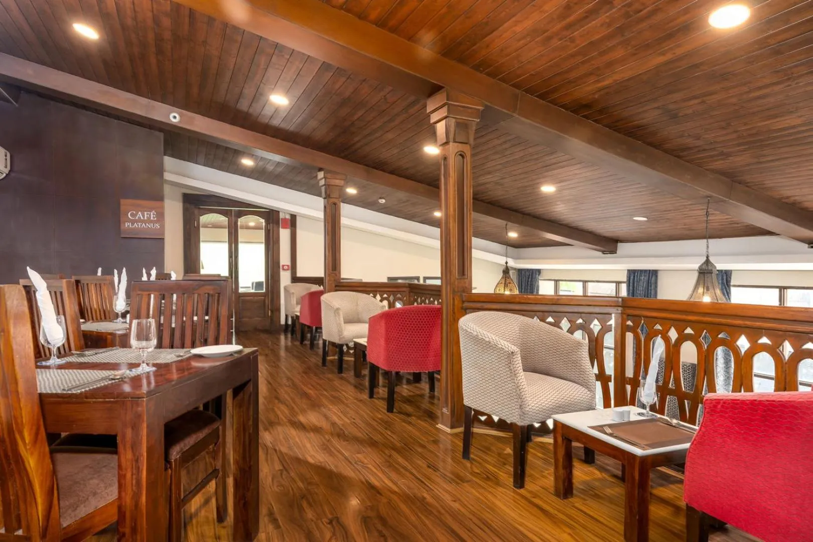 Restaurant/places to eat in The Chinar Resort & Spa, Pahalgam