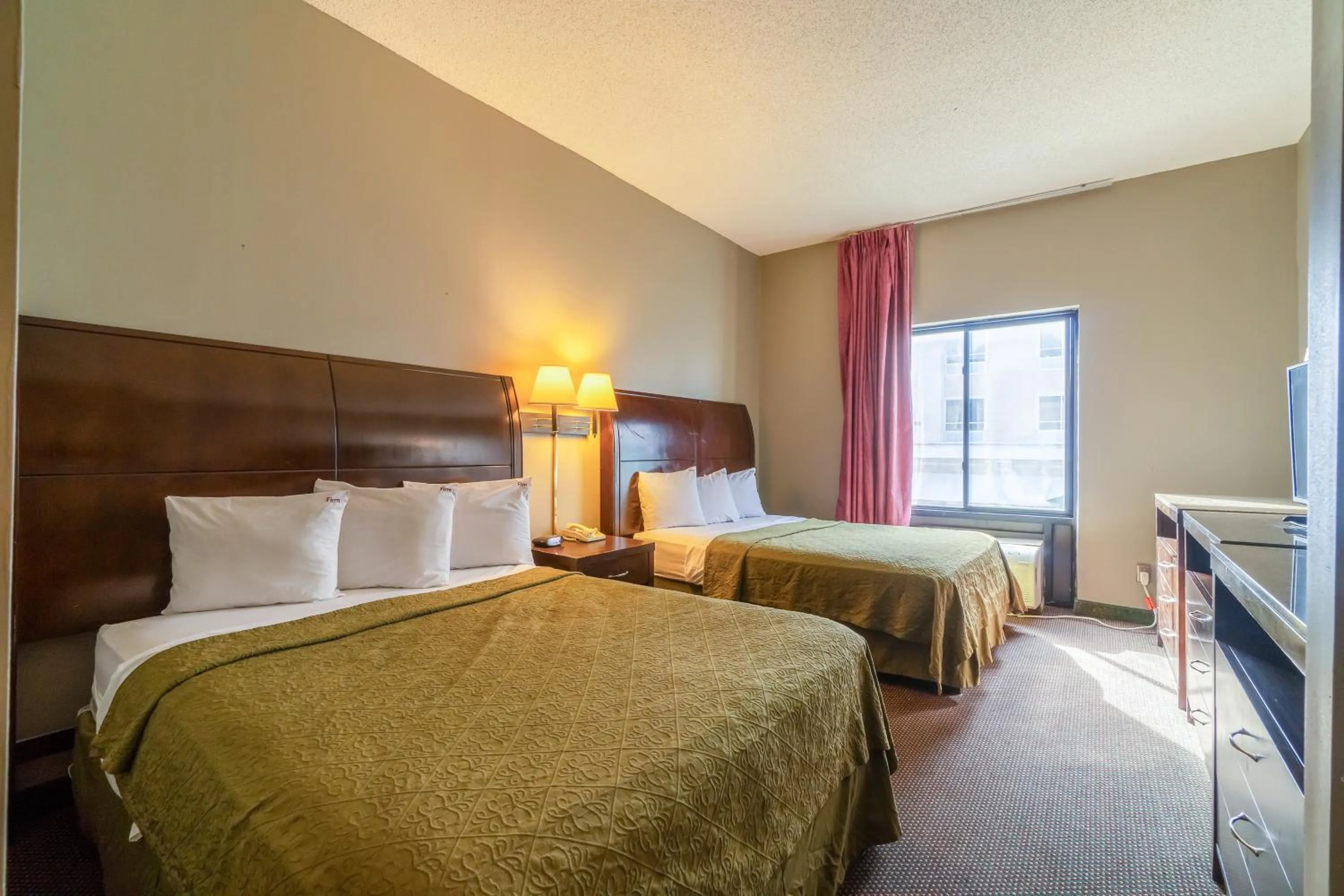 Bedroom, Bed in Ark Suites By OYO Jonesboro I-555