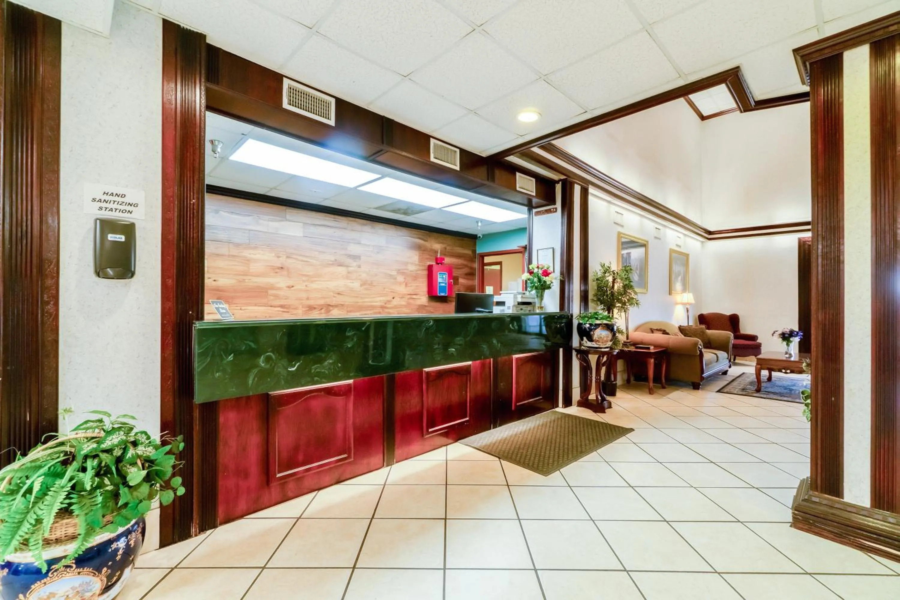 Lobby or reception in Ark Suites By OYO Jonesboro I-555