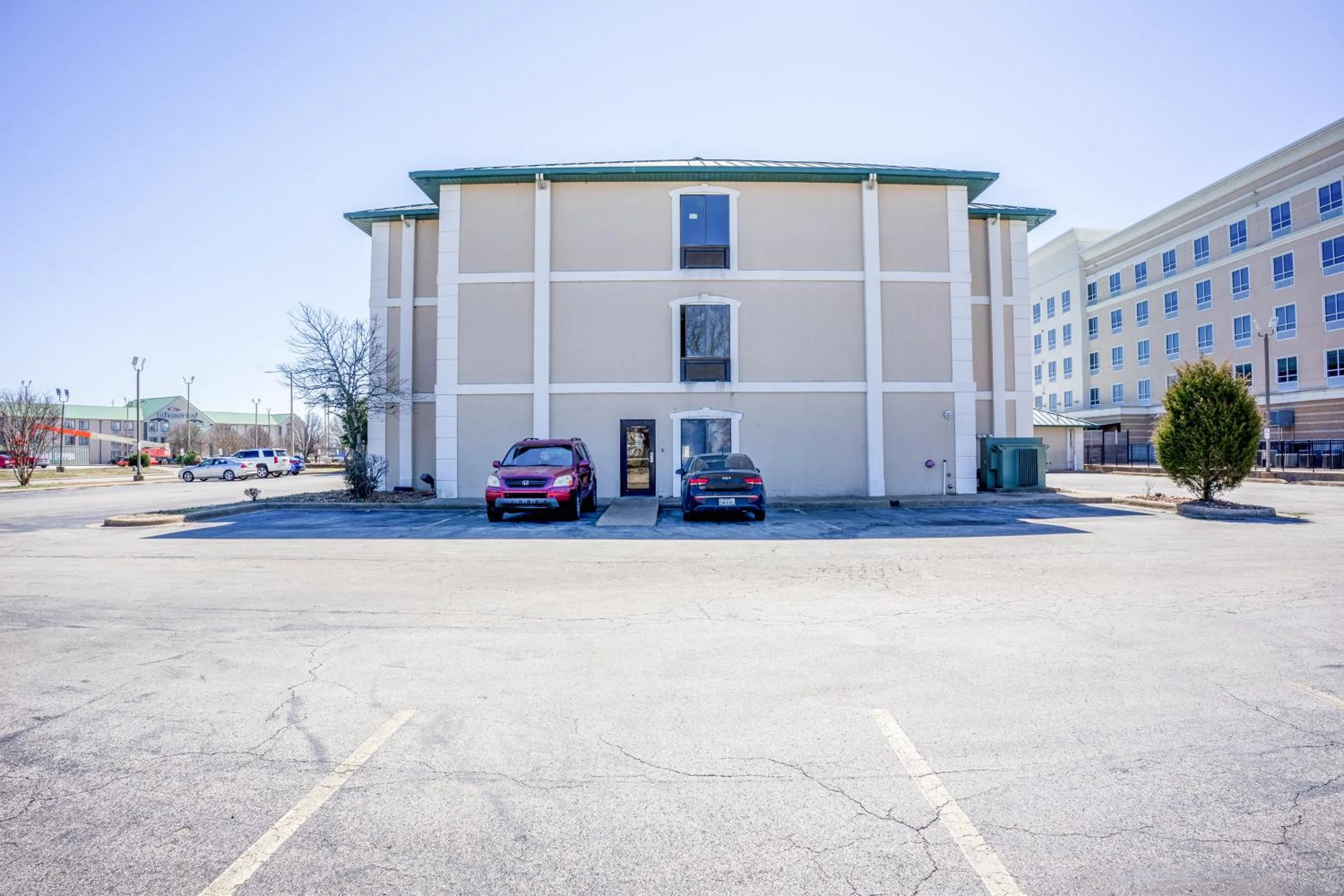 Parking in Ark Suites By OYO Jonesboro I-555