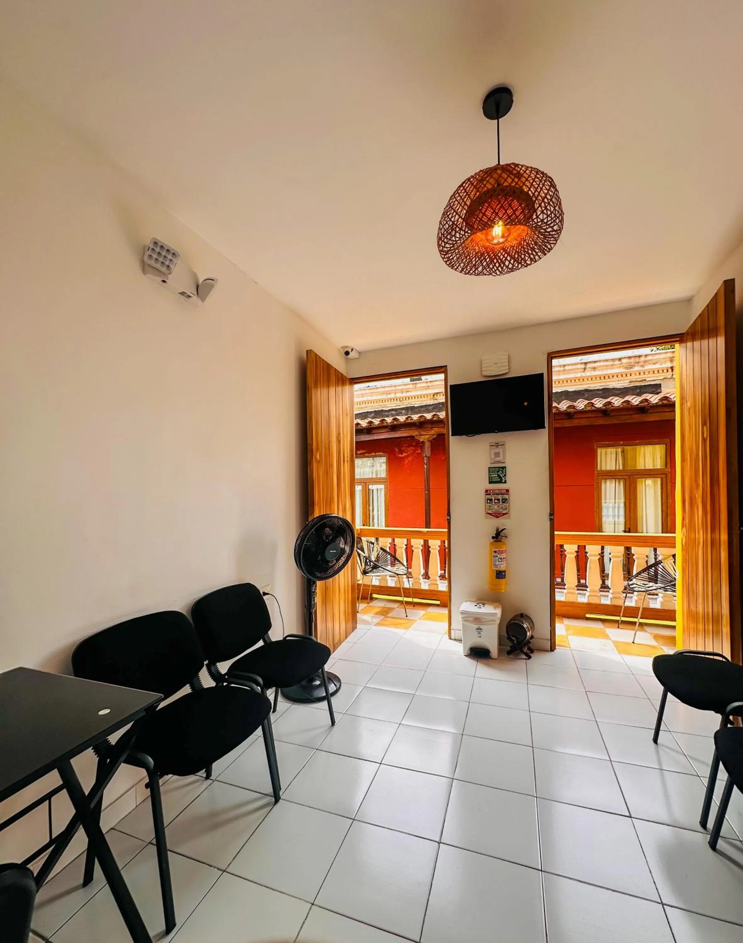 Communal lounge/ TV room in Hostal Casa Torres Centro Historico - Adults Only